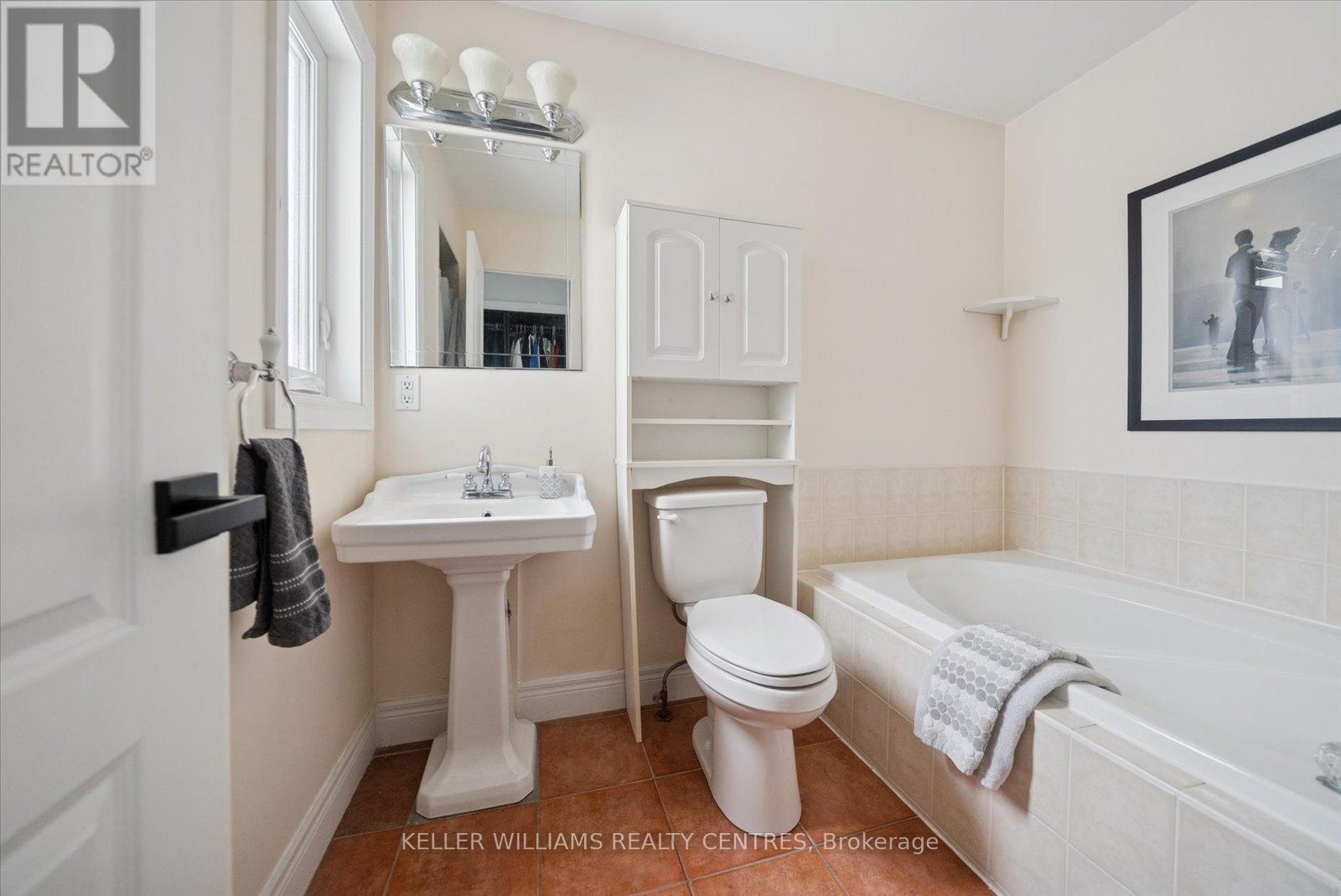 114 Mainprize Crescent, East Gwillimbury, Ontario  L0G 1M0 - Photo 21 - N12536938