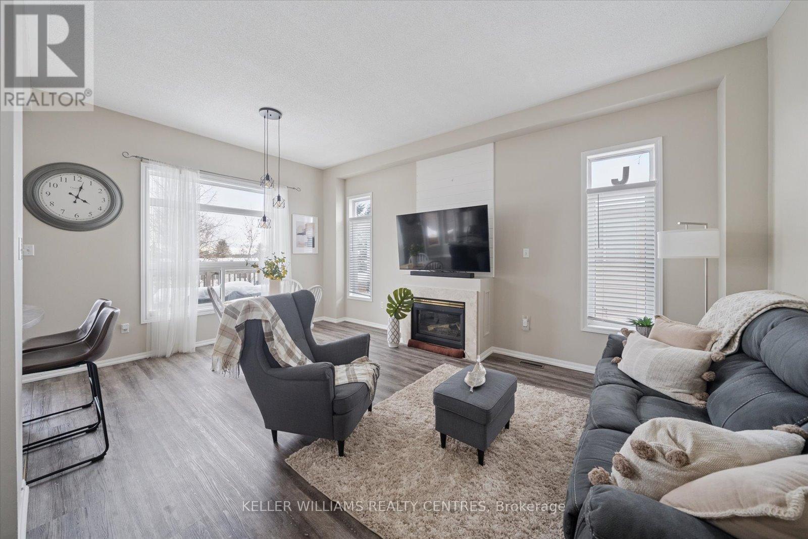 114 Mainprize Crescent, East Gwillimbury, Ontario  L0G 1M0 - Photo 7 - N12536938