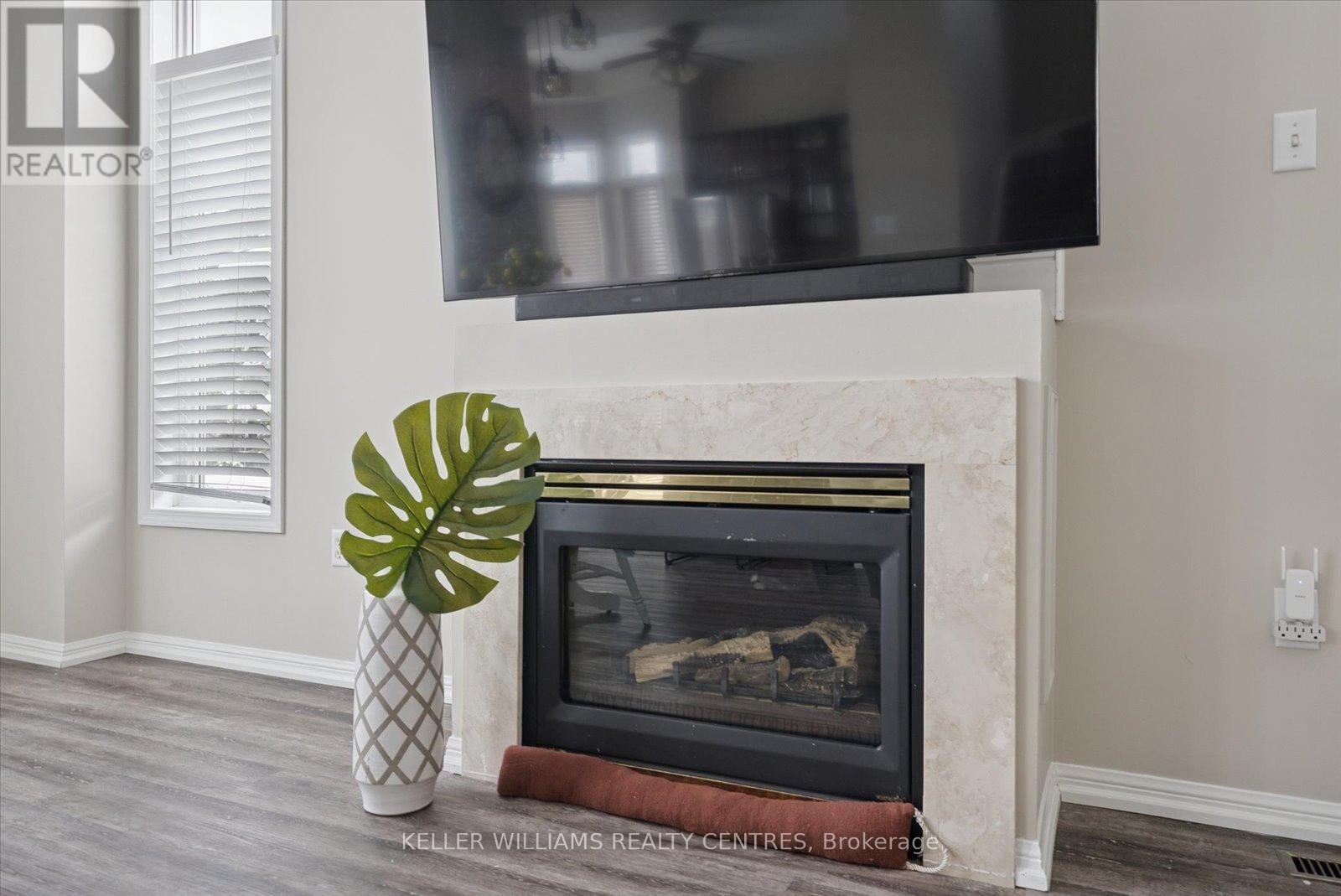 114 Mainprize Crescent, East Gwillimbury, Ontario  L0G 1M0 - Photo 8 - N12536938