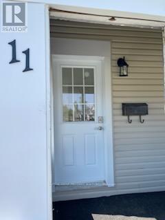 11 Amelia Street, St. Thomas, Ontario  N5R 2X5 - Photo 12 - X12537230