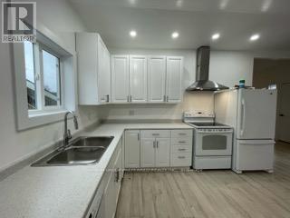 11 Amelia Street, St. Thomas, Ontario  N5R 2X5 - Photo 5 - X12537230