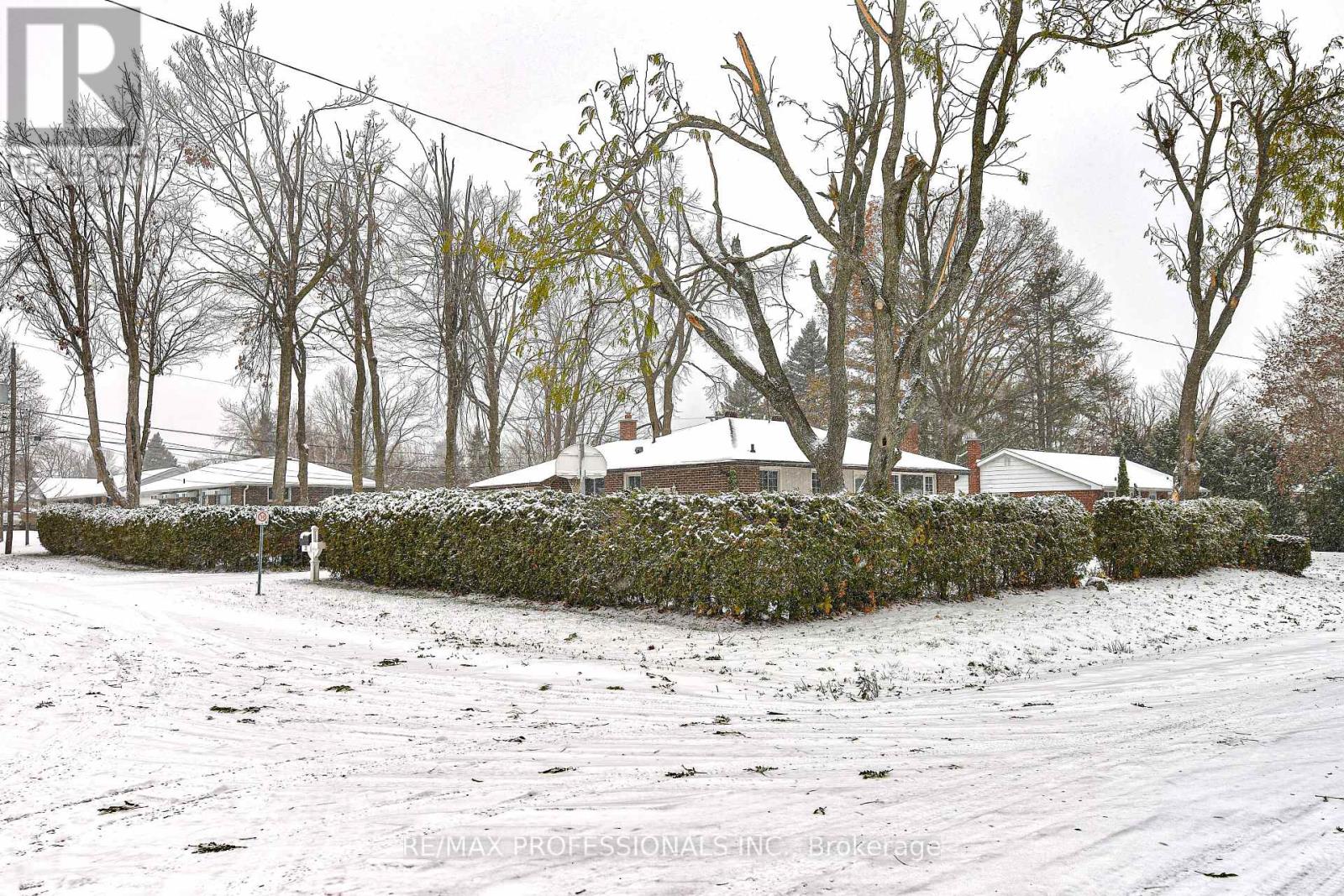 255 Lawrence Avenue, Orillia, Ontario  L3V 5M5 - Photo 2 - S12536890