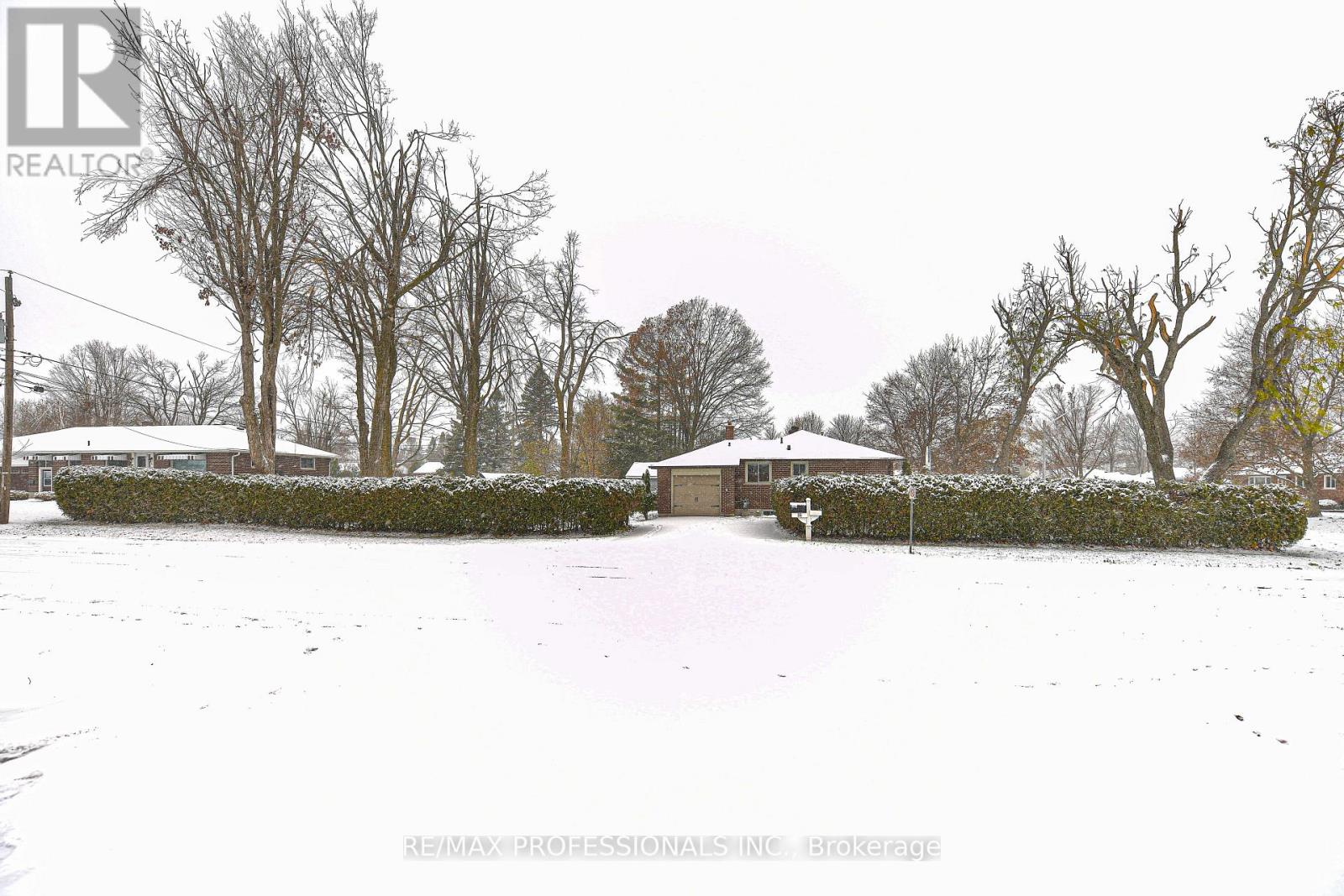 255 Lawrence Avenue, Orillia, Ontario  L3V 5M5 - Photo 3 - S12536890