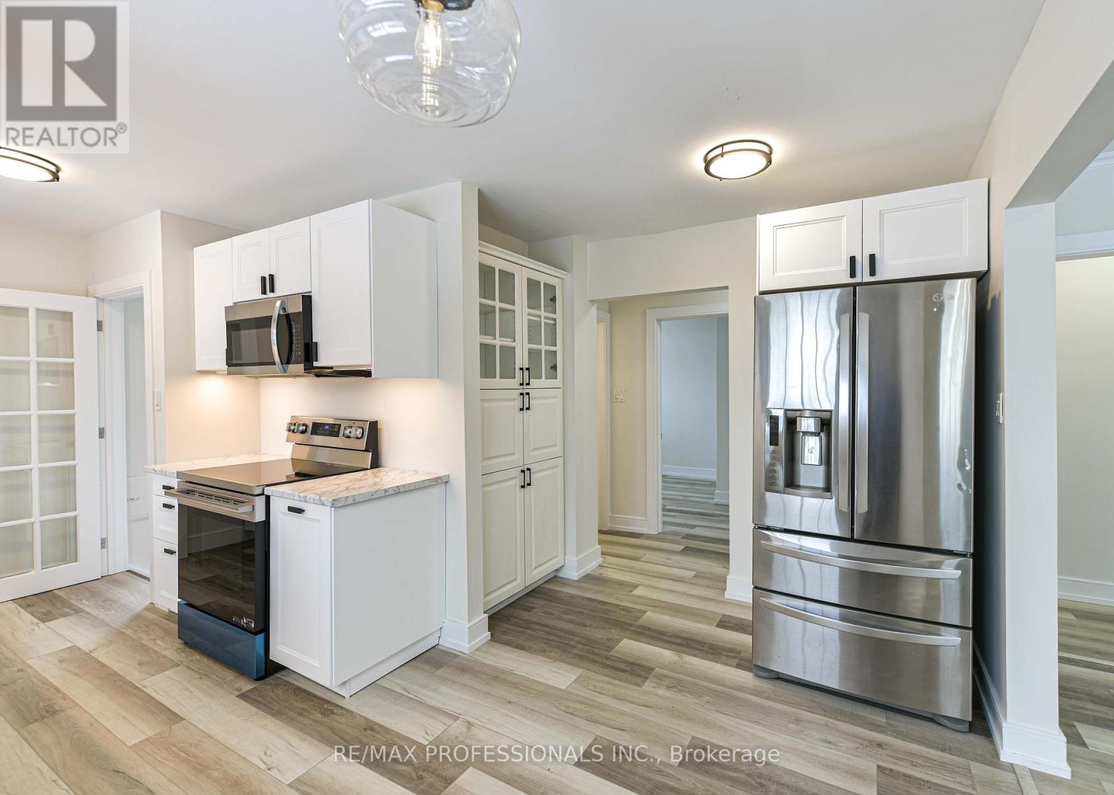 255 Lawrence Avenue, Orillia, Ontario  L3V 5M5 - Photo 9 - S12536890