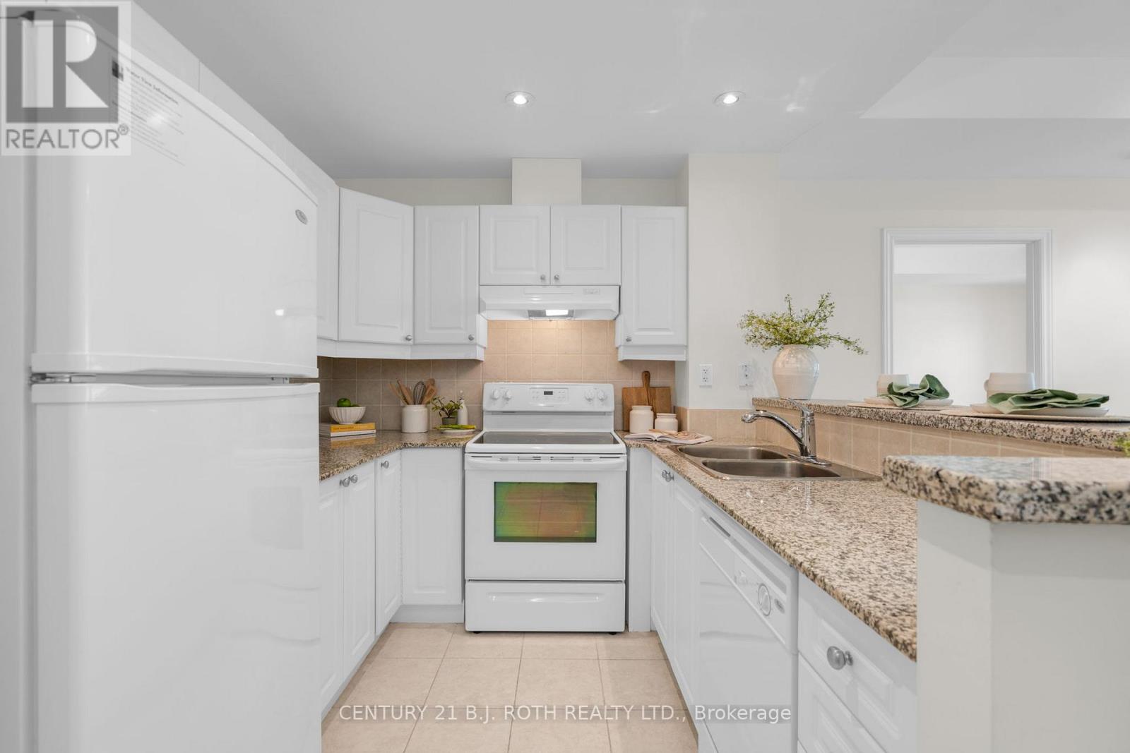 1104 - 6 Toronto Street, Barrie, Ontario  L4N 9R2 - Photo 6 - S12537012