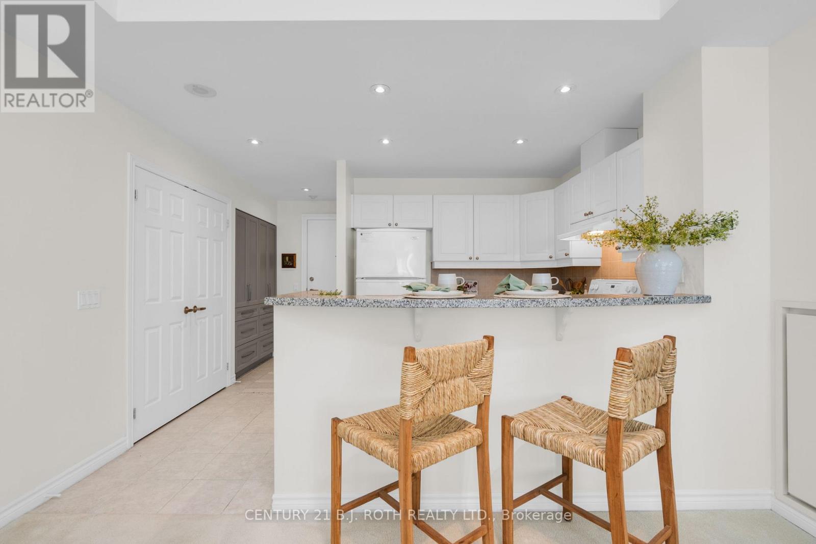 1104 - 6 Toronto Street, Barrie, Ontario  L4N 9R2 - Photo 7 - S12537012