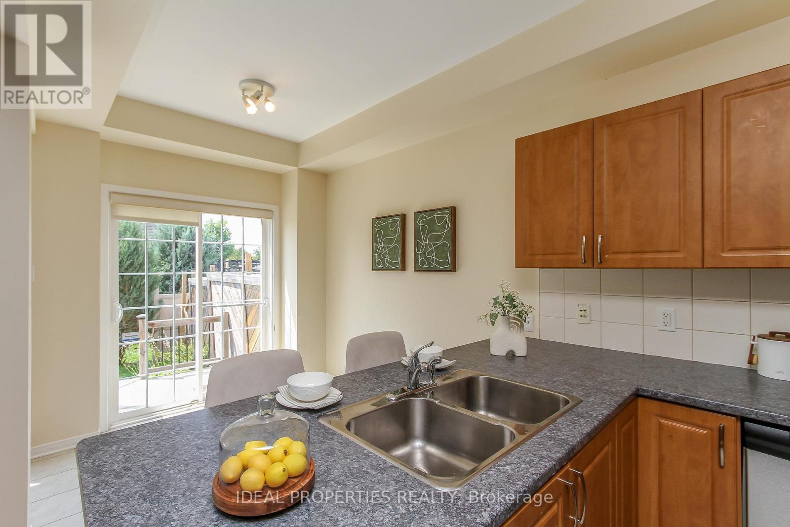 565 Pepperville Crescent, Ottawa, Ontario K2M 0E6 - Photo 13 - X12537060