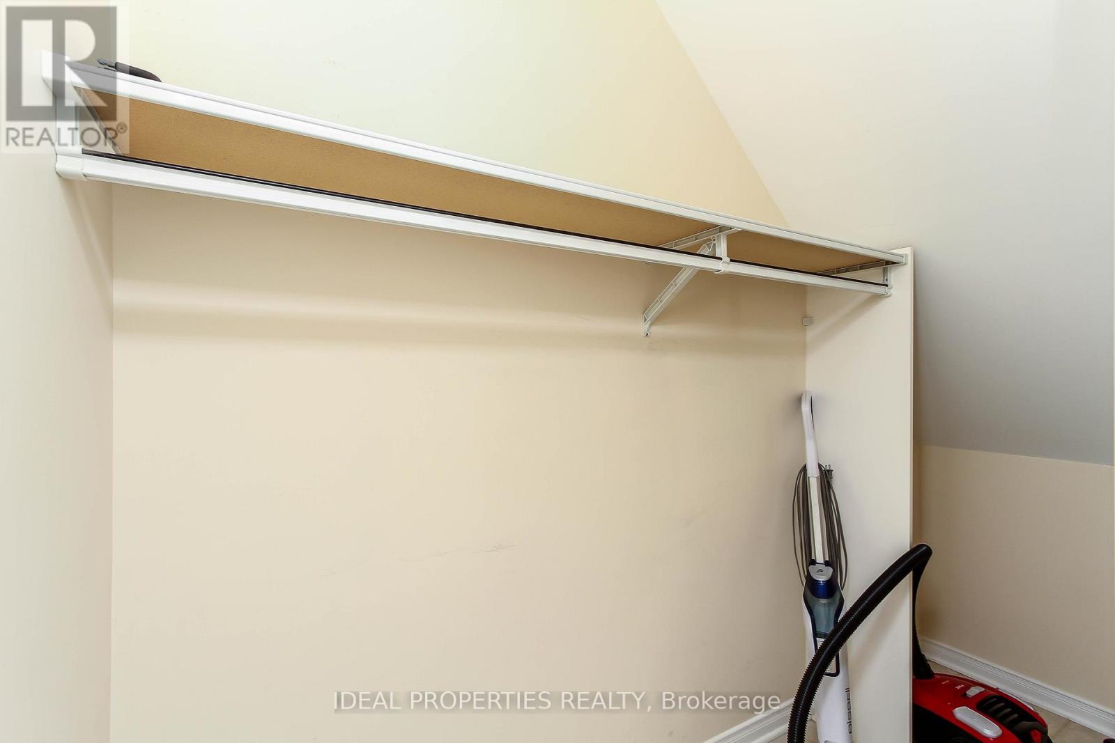 565 Pepperville Crescent, Ottawa, Ontario K2M 0E6 - Photo 19 - X12537060