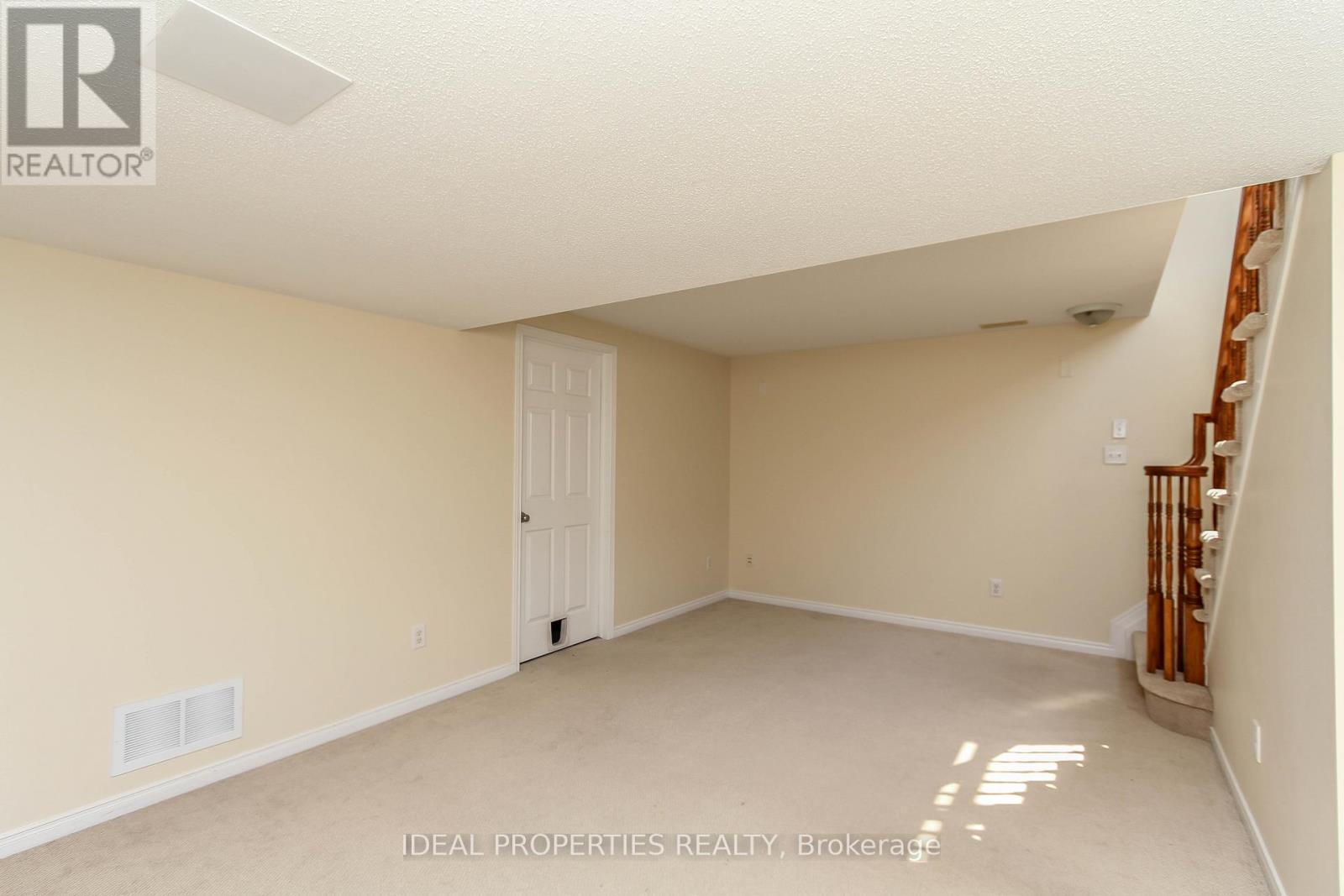 565 Pepperville Crescent, Ottawa, Ontario K2M 0E6 - Photo 39 - X12537060