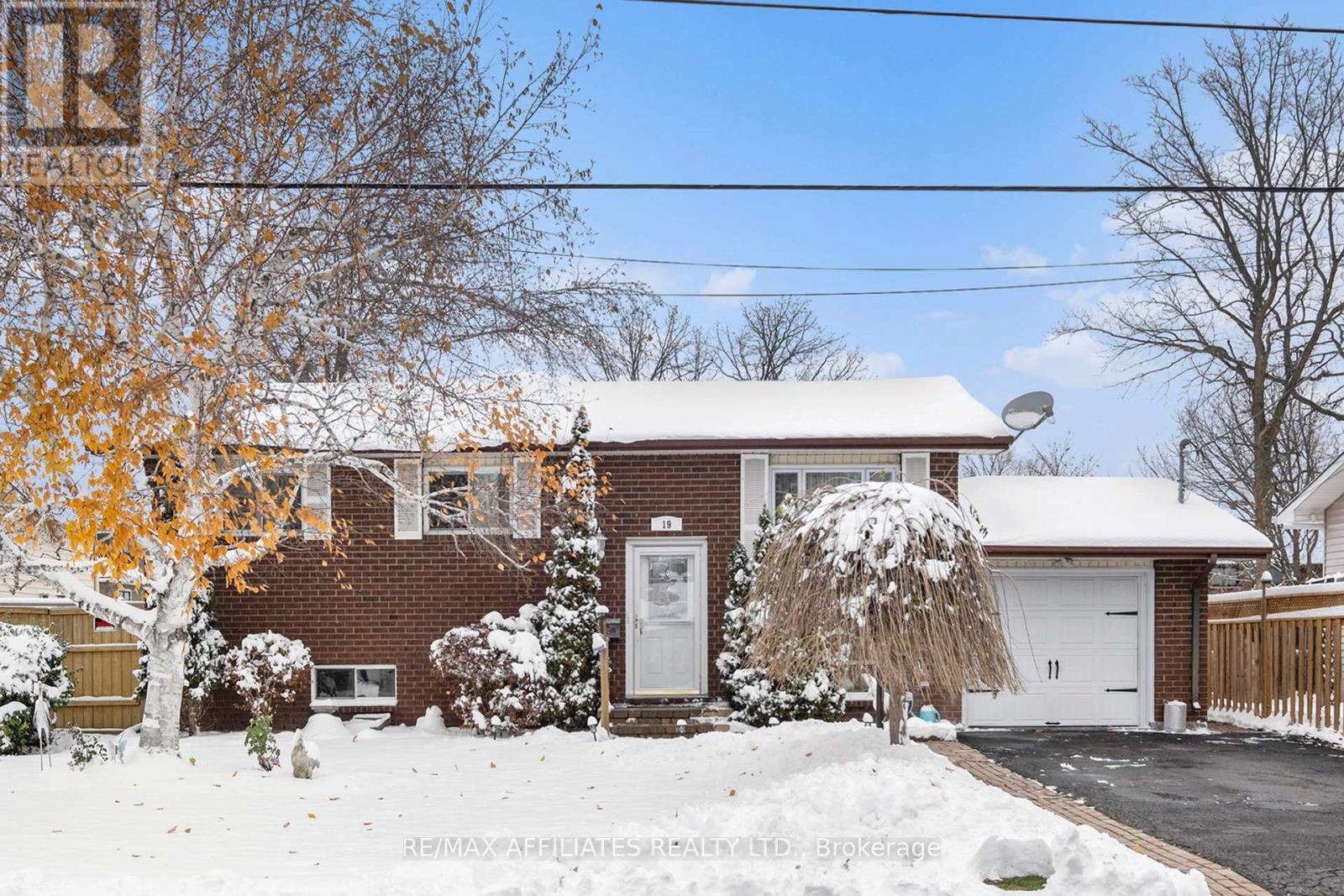 19 KNOX STREET, Carleton Place, Ontario