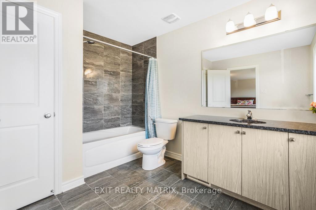 764 Namur Street, Russell, Ontario K0A 1W0 - Photo 17 - X12537170