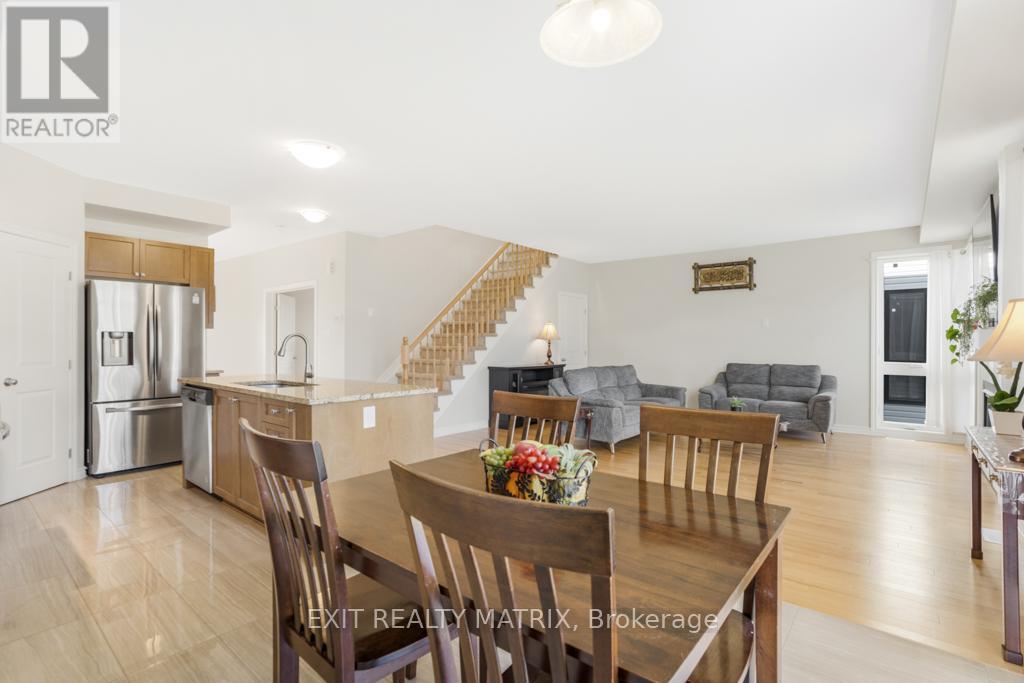 764 Namur Street, Russell, Ontario K0A 1W0 - Photo 8 - X12537170