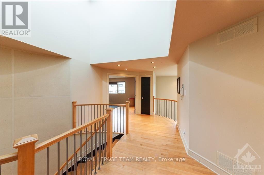 423 Rahul Crescent, Ottawa, Ontario K2C 4H8 - Photo 14 - X12537182