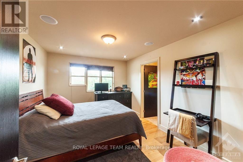 423 Rahul Crescent, Ottawa, Ontario K2C 4H8 - Photo 18 - X12537182