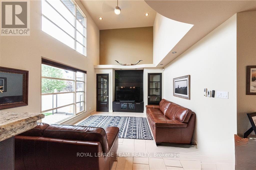 423 Rahul Crescent, Ottawa, Ontario K2C 4H8 - Photo 4 - X12537182