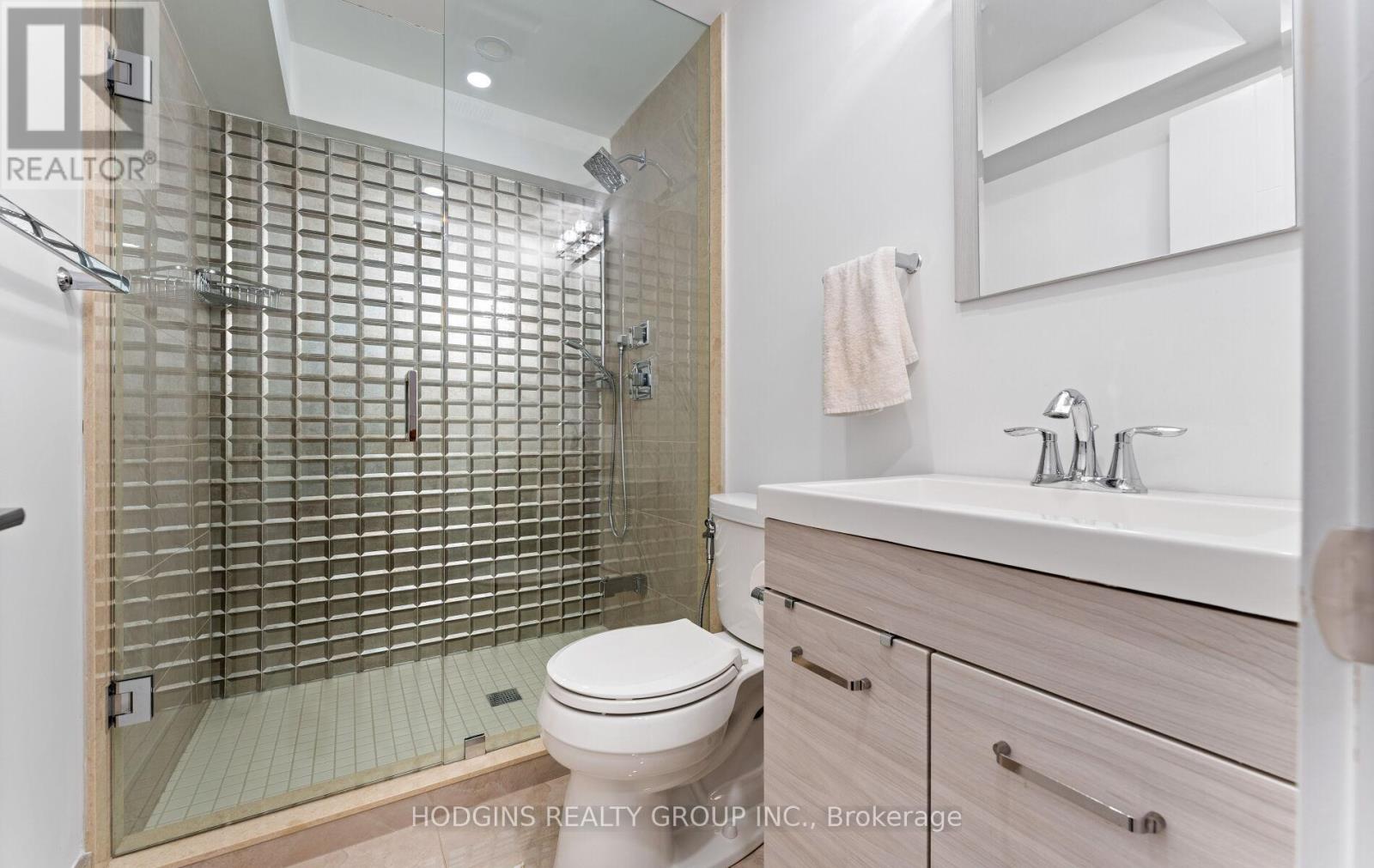 1670 Caverly Court, Mississauga, Ontario  L5L 3L7 - Photo 28 - W12458225