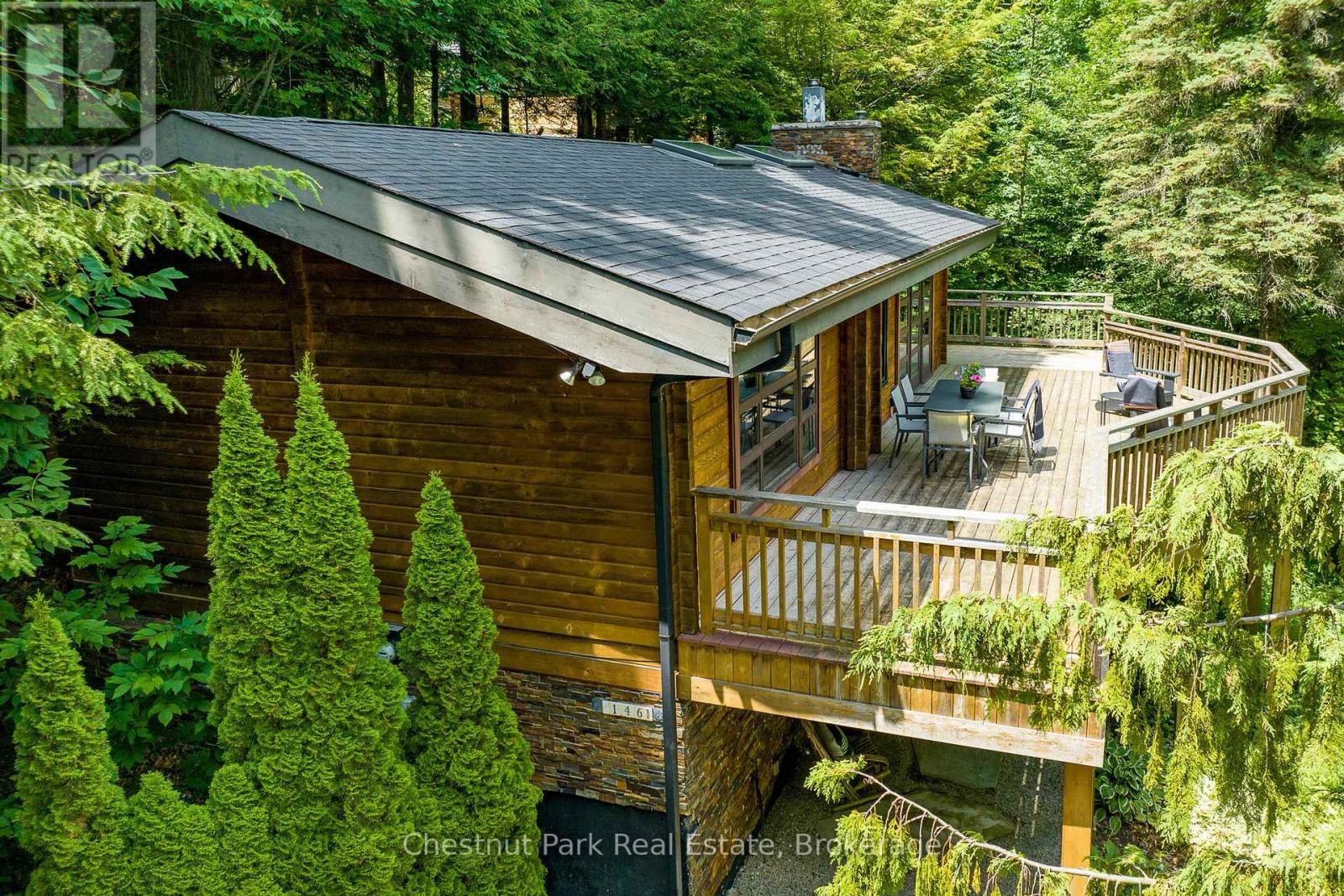 146 Chamonix Crescent, Blue Mountains, Ontario  L9Y 3Z2 - Photo 2 - X12358828