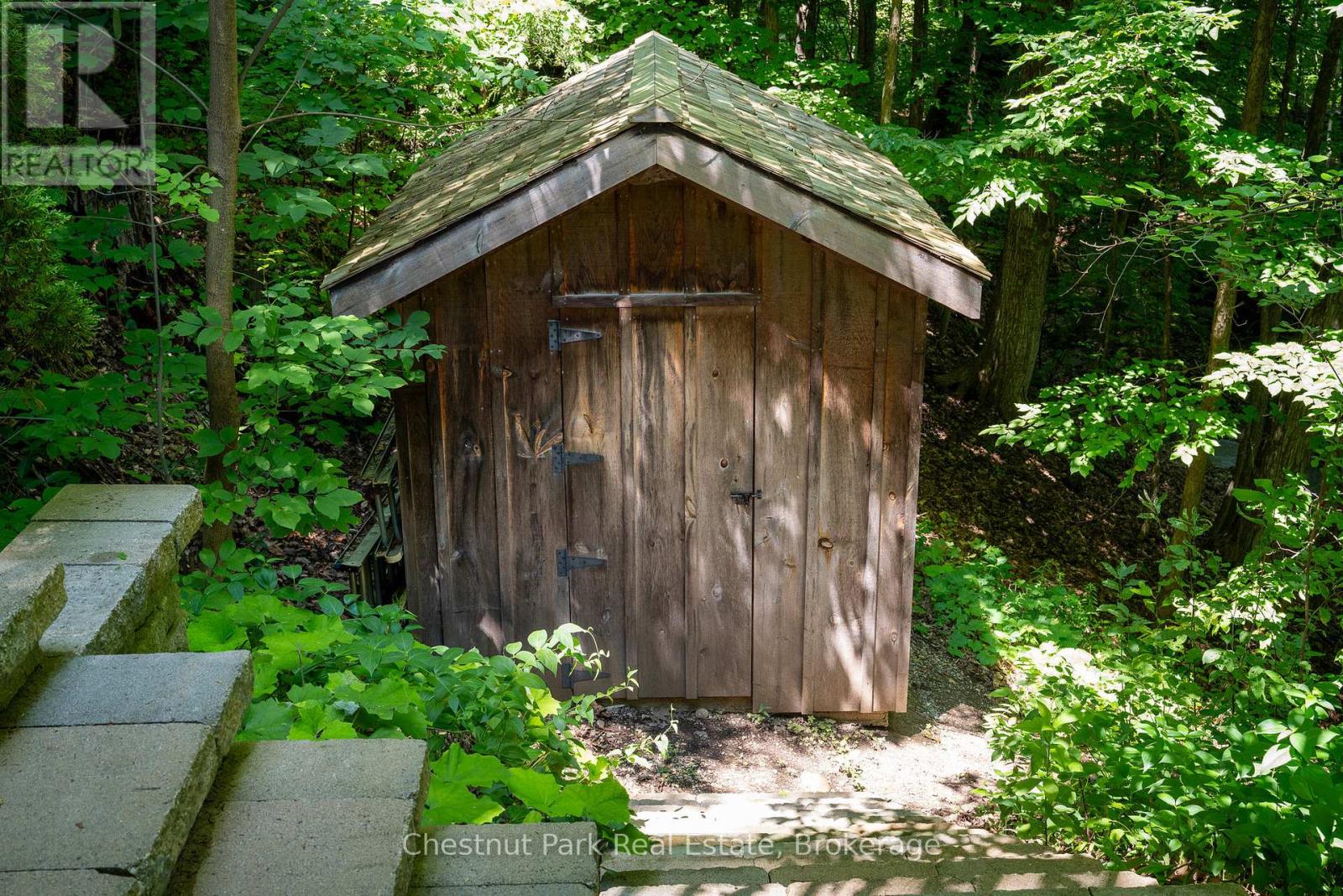 146 Chamonix Crescent, Blue Mountains, Ontario  L9Y 3Z2 - Photo 8 - X12358828