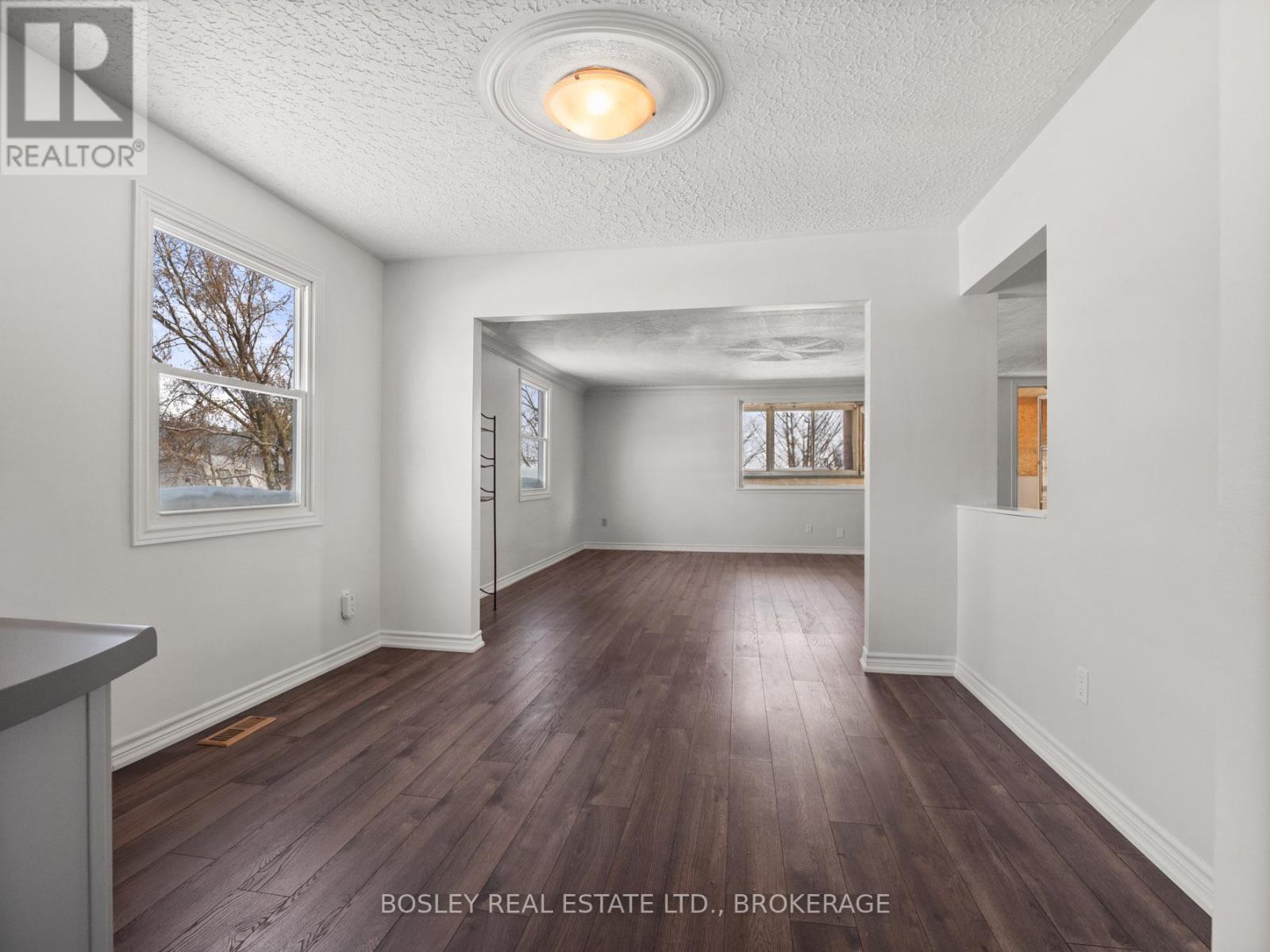 1 - 4444 Drummond Road, Niagara Falls, Ontario L2E 6C6 - Photo 10 - X12537228