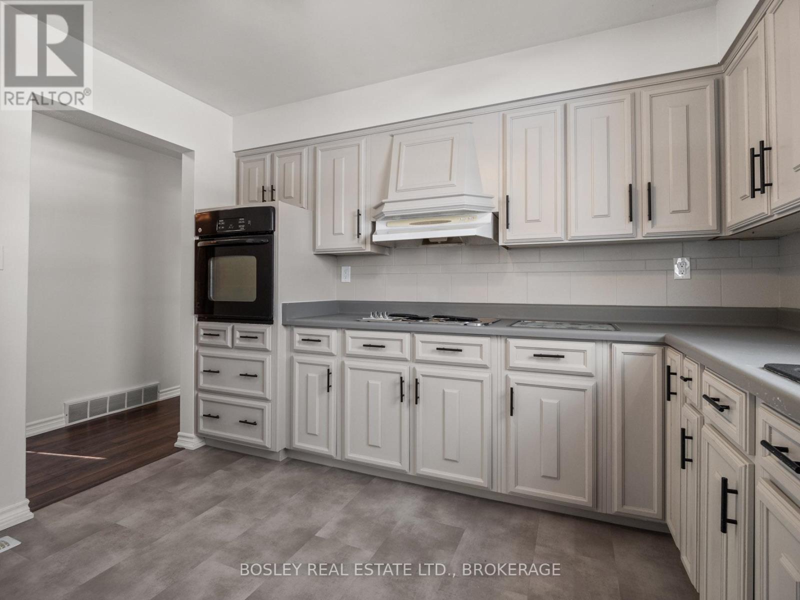 1 - 4444 Drummond Road, Niagara Falls, Ontario L2E 6C6 - Photo 14 - X12537228