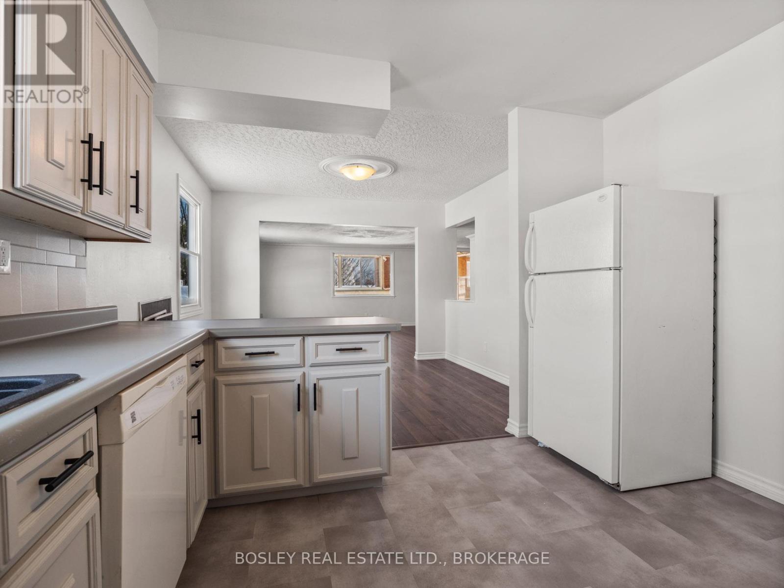 1 - 4444 Drummond Road, Niagara Falls, Ontario L2E 6C6 - Photo 16 - X12537228