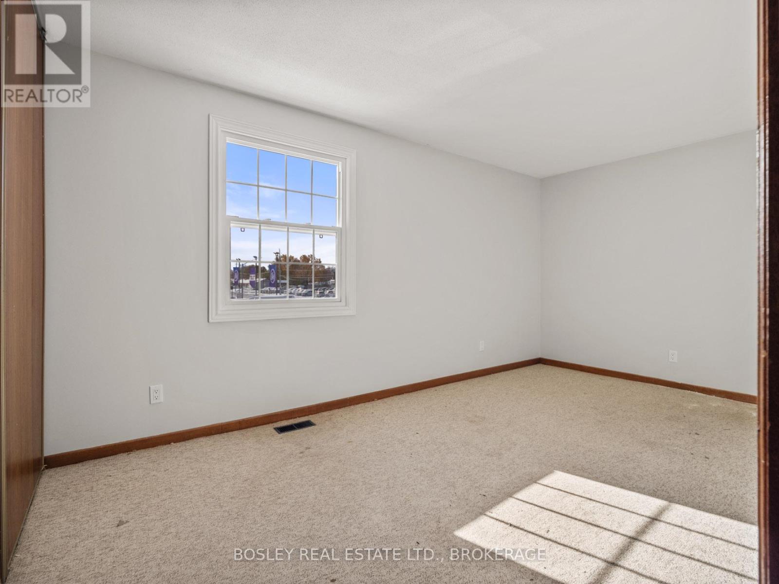 1 - 4444 Drummond Road, Niagara Falls, Ontario L2E 6C6 - Photo 20 - X12537228