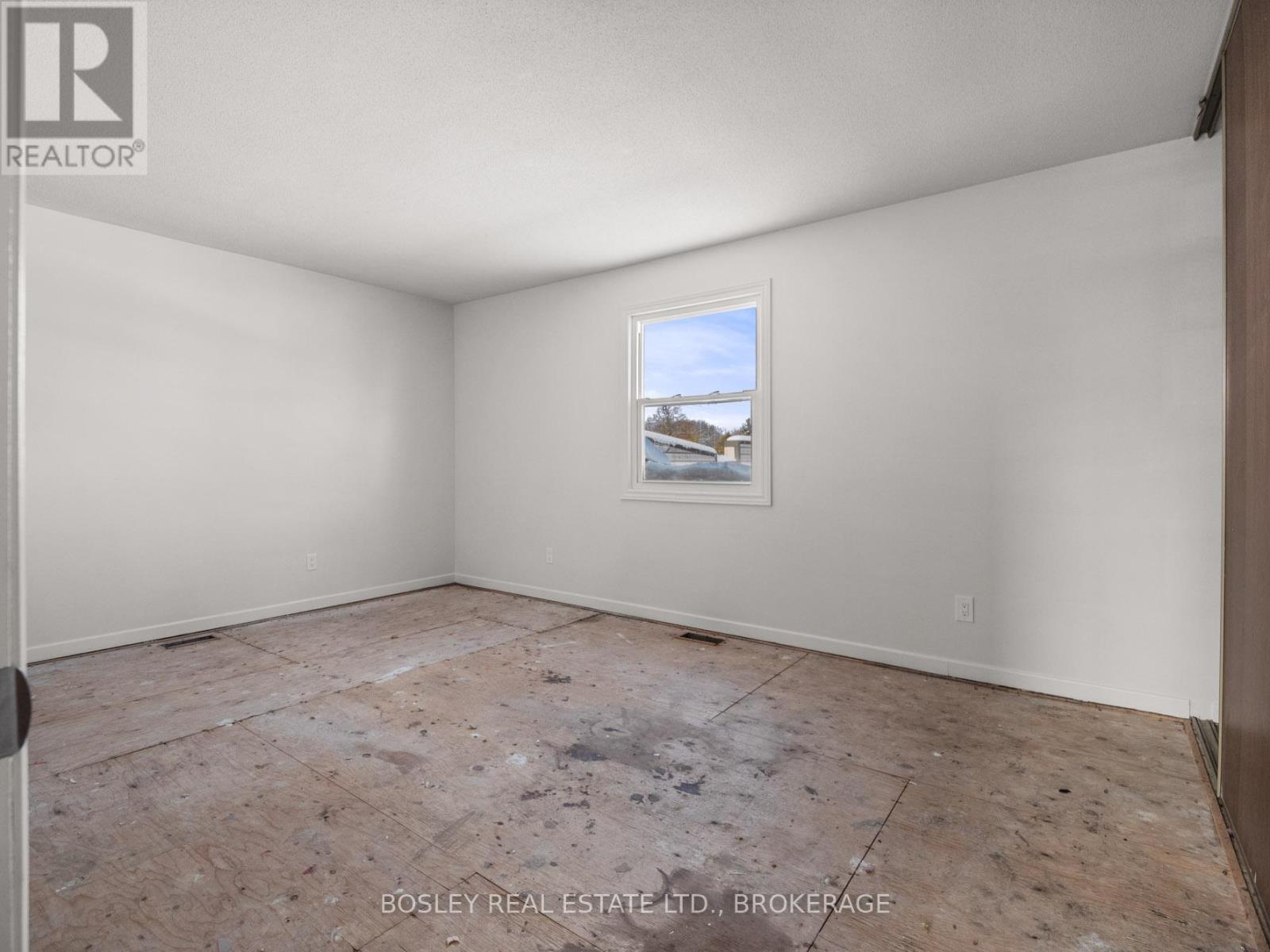 1 - 4444 Drummond Road, Niagara Falls, Ontario L2E 6C6 - Photo 21 - X12537228