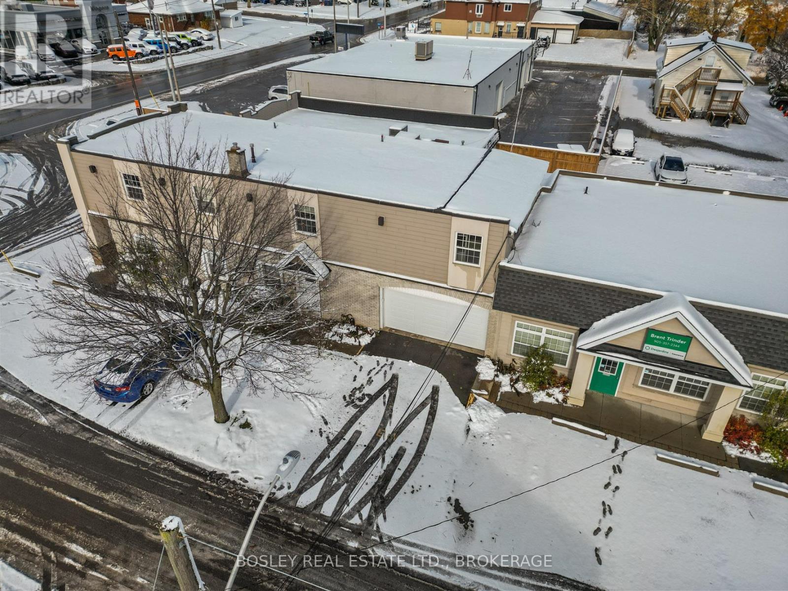 1 - 4444 Drummond Road, Niagara Falls, Ontario L2E 6C6 - Photo 3 - X12537228