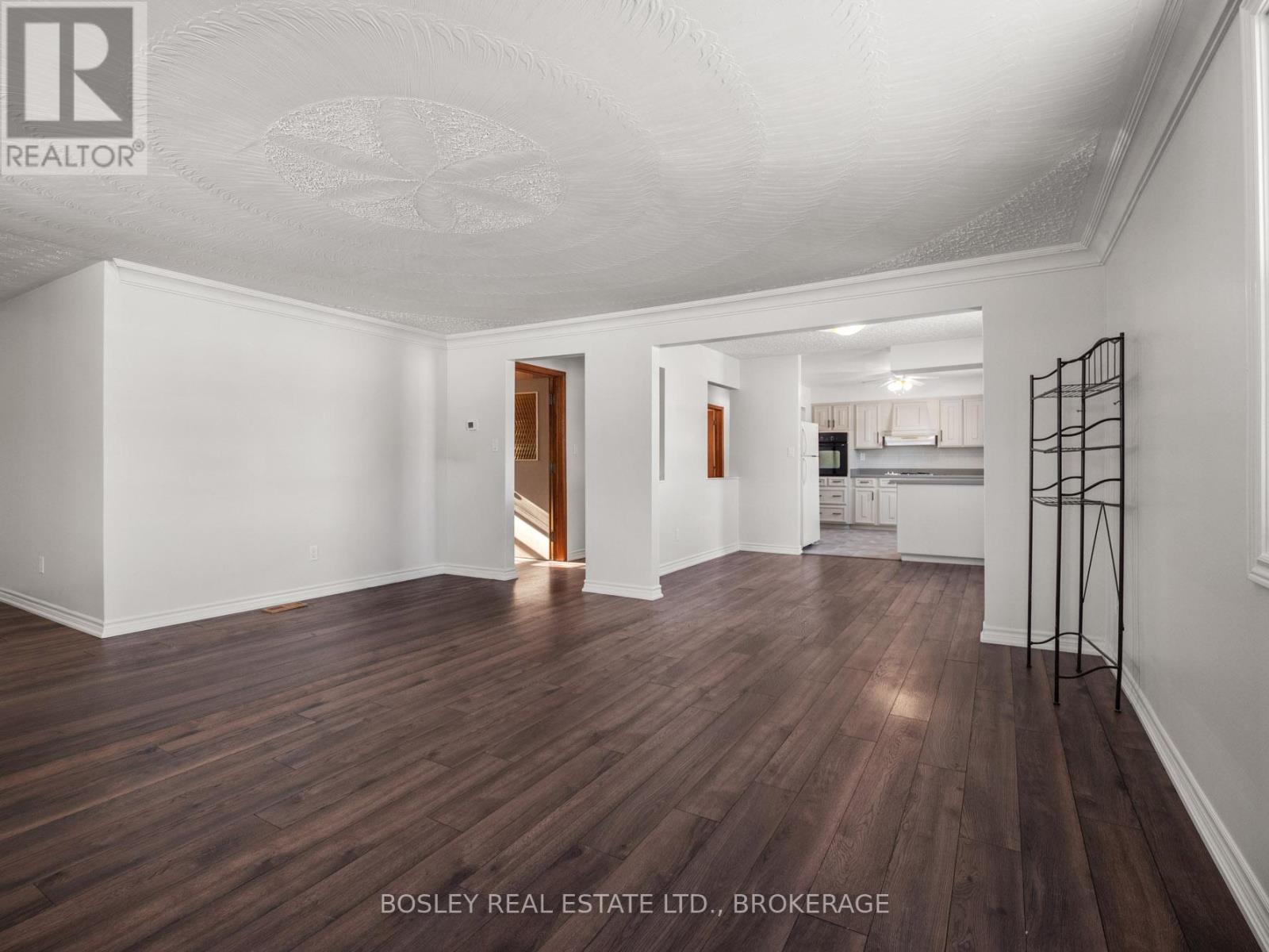 1 - 4444 Drummond Road, Niagara Falls, Ontario L2E 6C6 - Photo 7 - X12537228