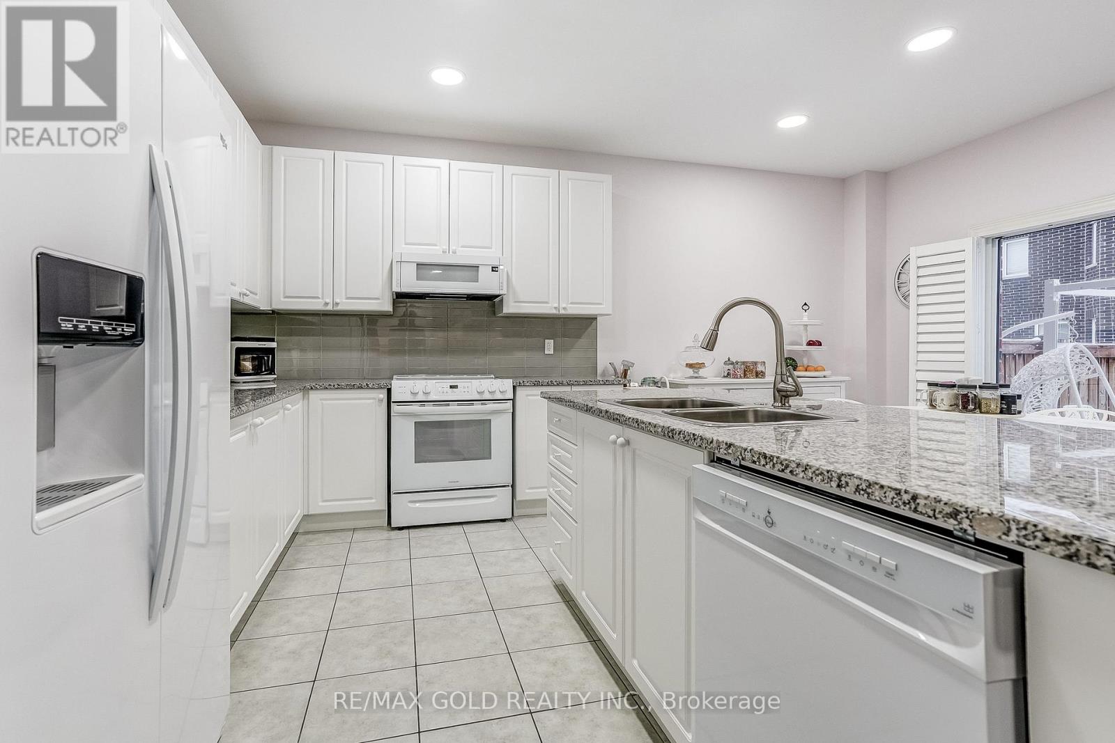 552 Bessborough Drive, Milton, Ontario  L9T 8P5 - Photo 14 - W12536896