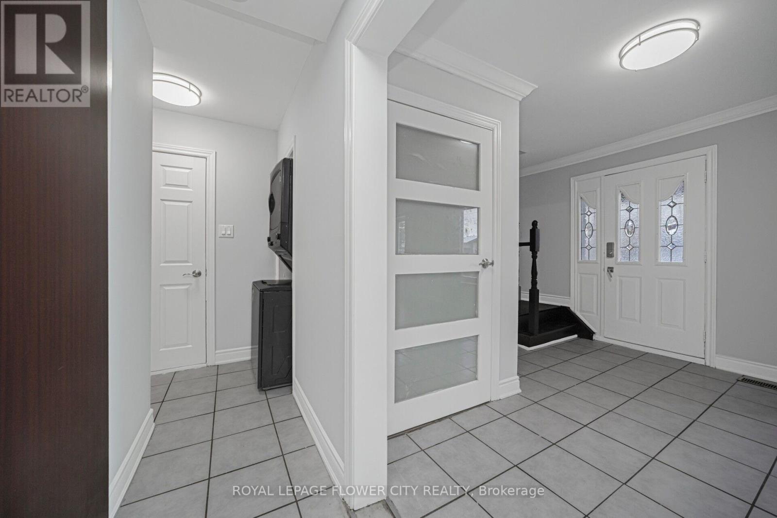 60 Lexington Avenue, Toronto, Ontario  M9V 2G8 - Photo 16 - W12536916