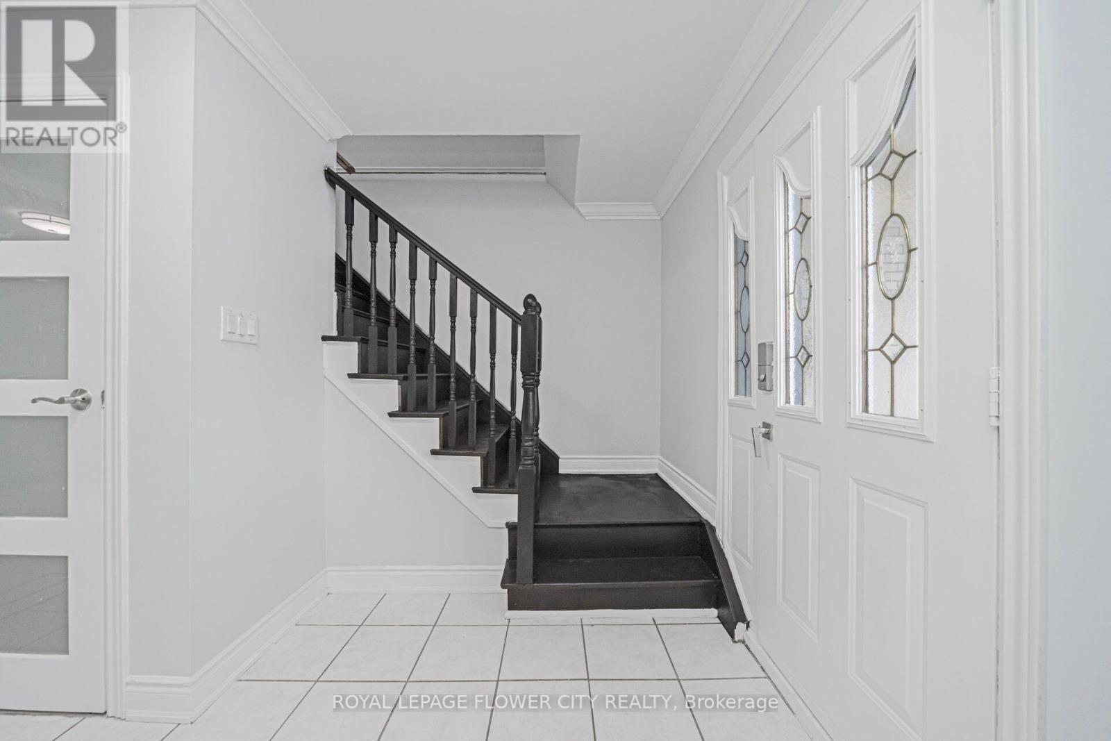 60 Lexington Avenue, Toronto, Ontario  M9V 2G8 - Photo 19 - W12536916