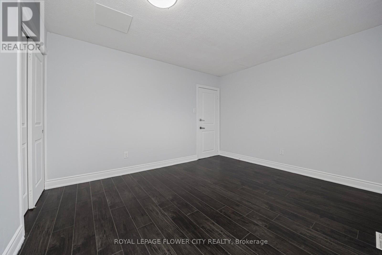 60 Lexington Avenue, Toronto, Ontario  M9V 2G8 - Photo 24 - W12536916