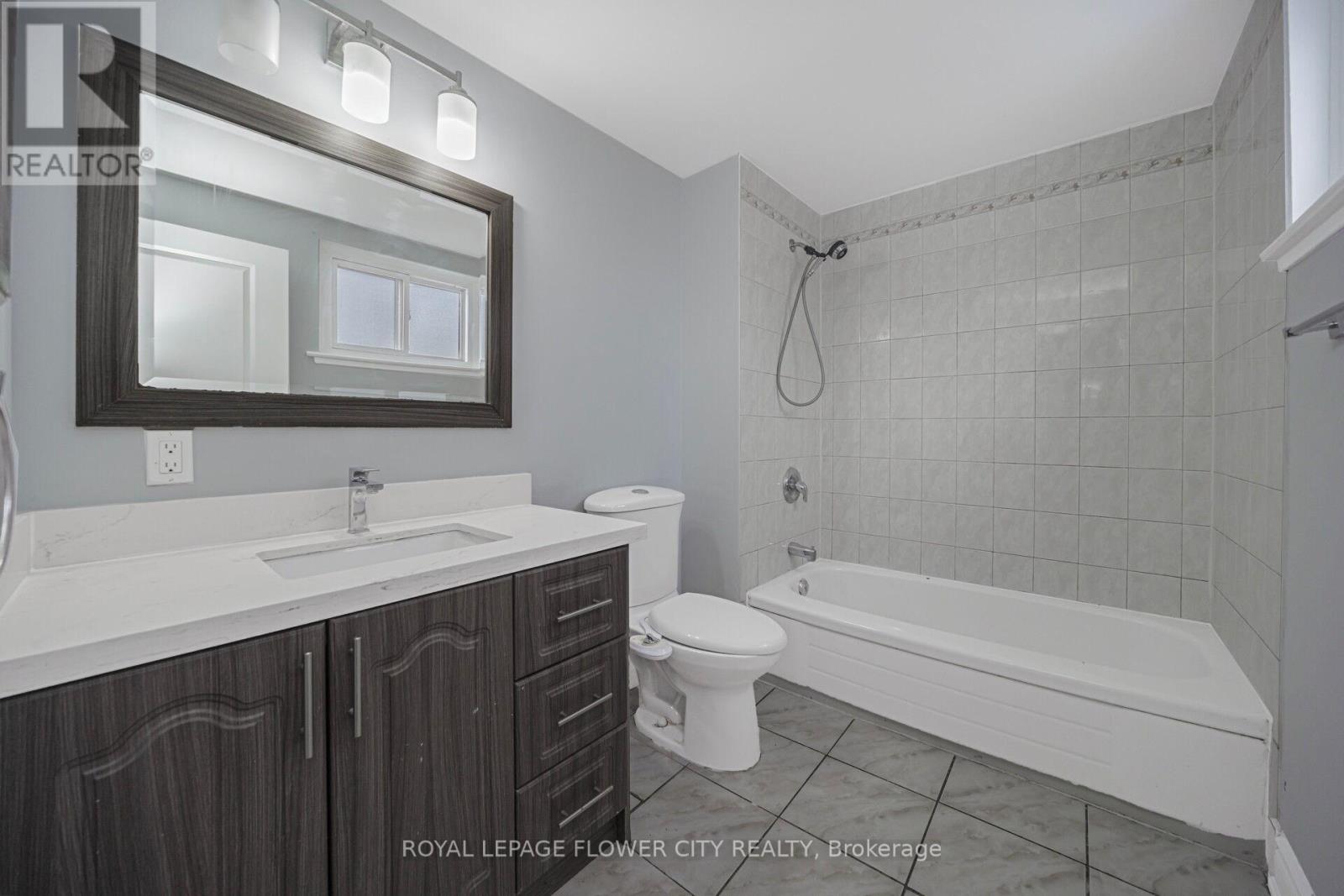 60 Lexington Avenue, Toronto, Ontario  M9V 2G8 - Photo 31 - W12536916