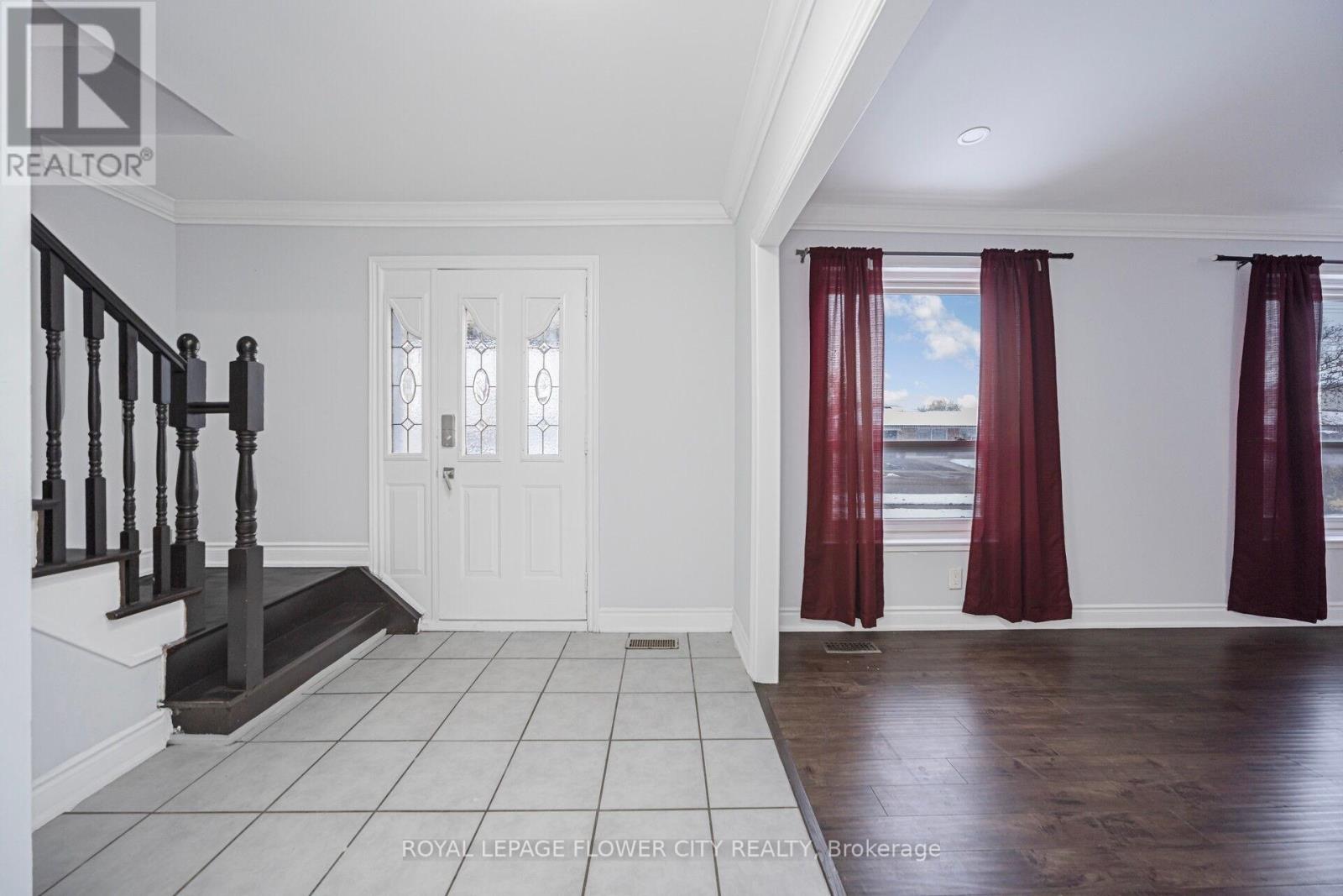 60 Lexington Avenue, Toronto, Ontario  M9V 2G8 - Photo 6 - W12536916