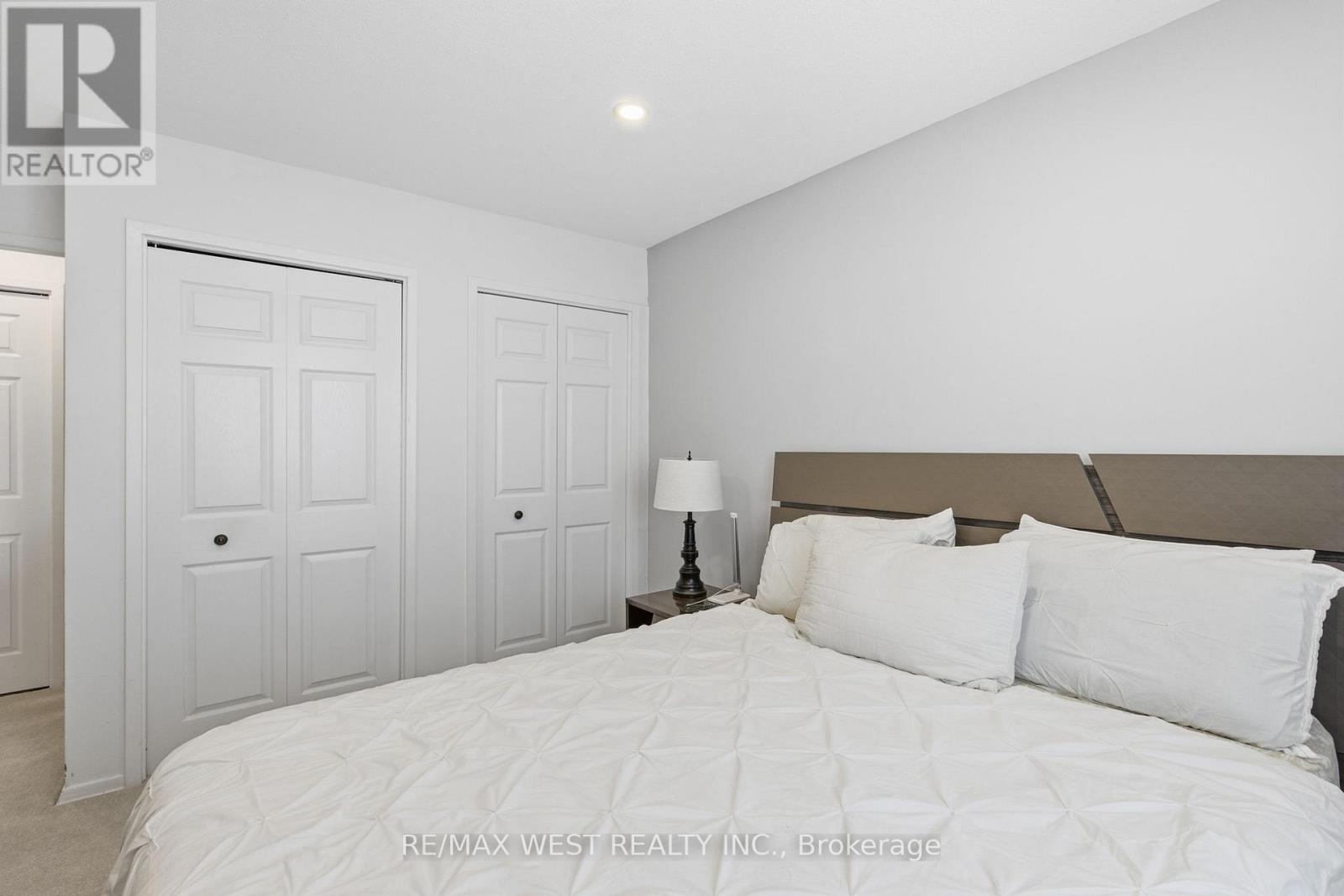 309 - 2485 Woking Crescent, Mississauga, Ontario  L5K 1Z6 - Photo 11 - W12536922