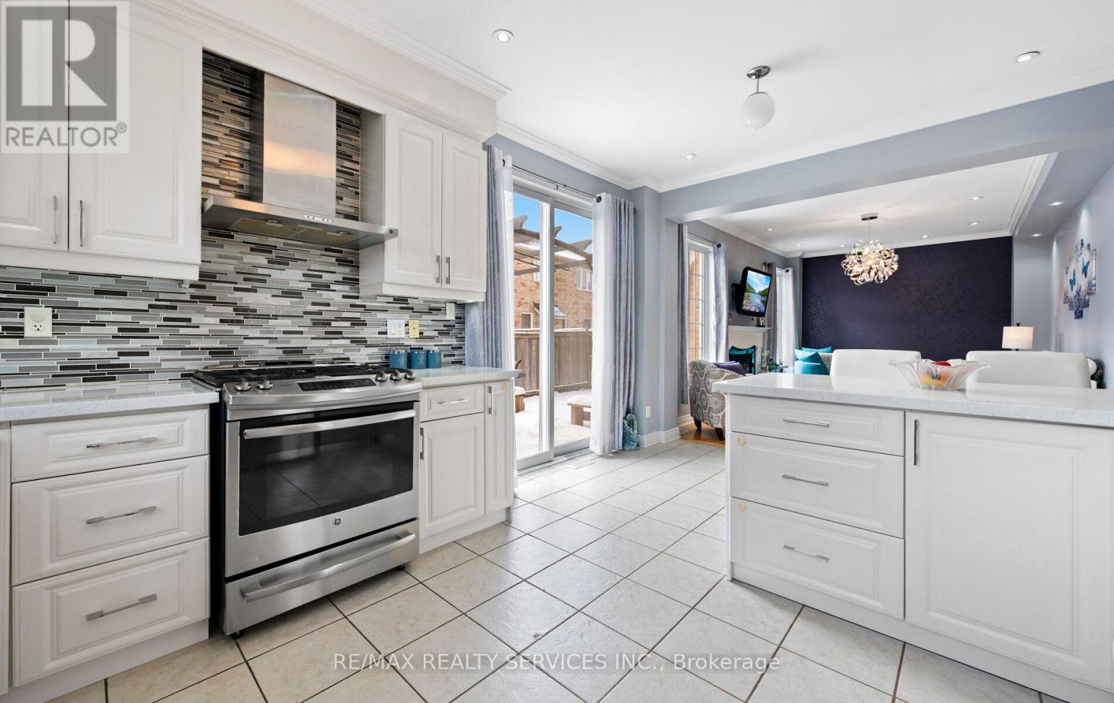 192 Sugarhill Drive, Brampton, Ontario  L7A 3X6 - Photo 19 - W12536984