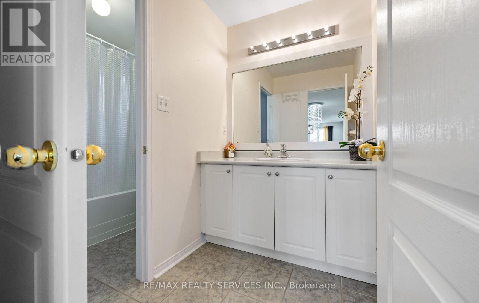 192 Sugarhill Drive, Brampton, Ontario  L7A 3X6 - Photo 35 - W12536984