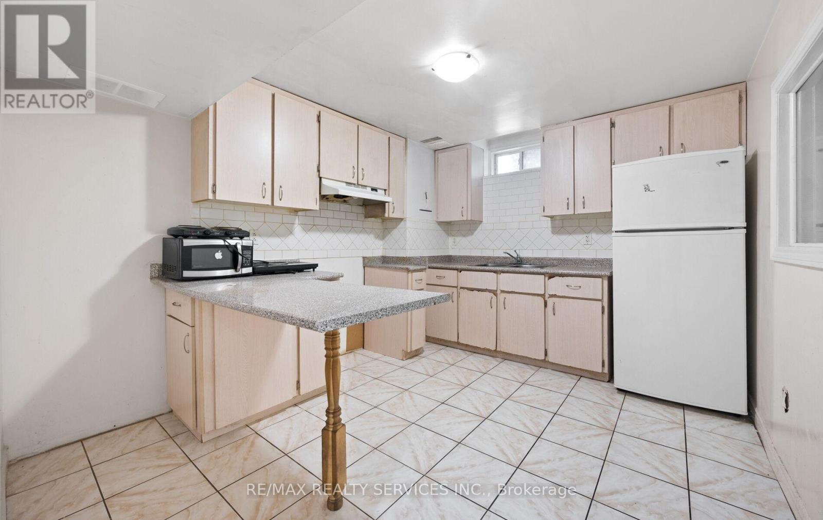 192 Sugarhill Drive, Brampton, Ontario  L7A 3X6 - Photo 41 - W12536984