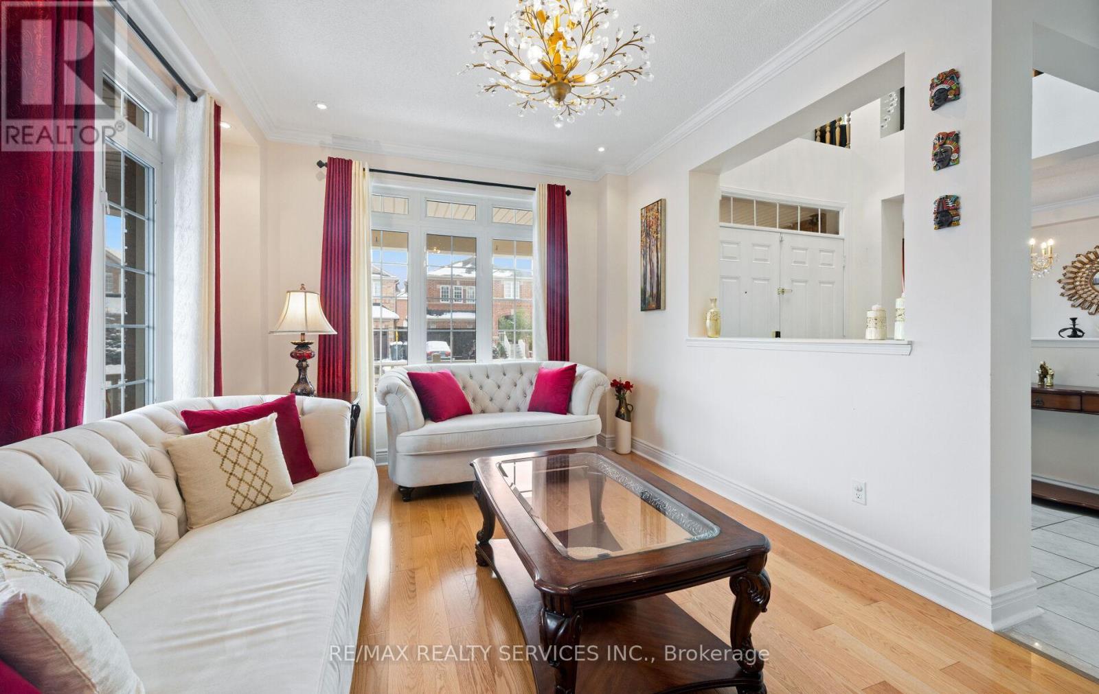 192 Sugarhill Drive, Brampton, Ontario  L7A 3X6 - Photo 8 - W12536984