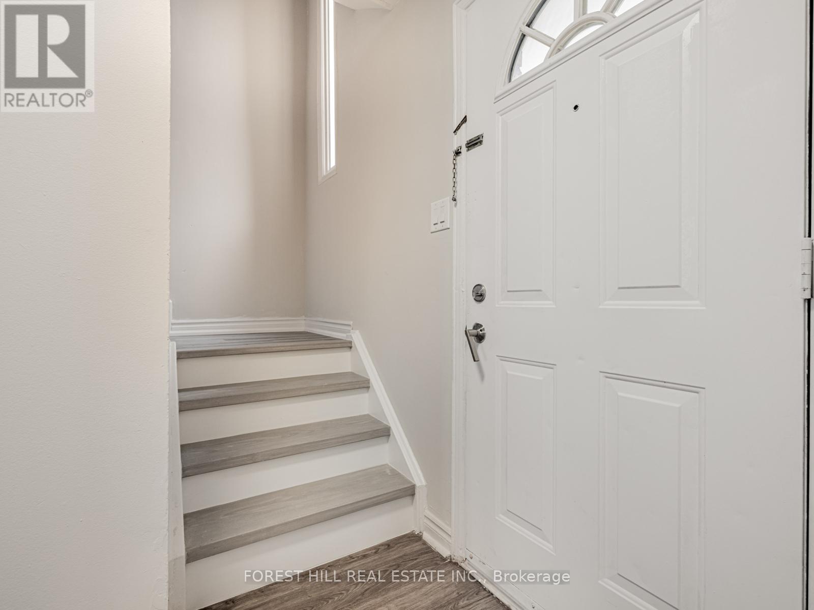 25 - 16 Rexdale Boulevard, Toronto, Ontario  M9W 5Z3 - Photo 4 - W12536992