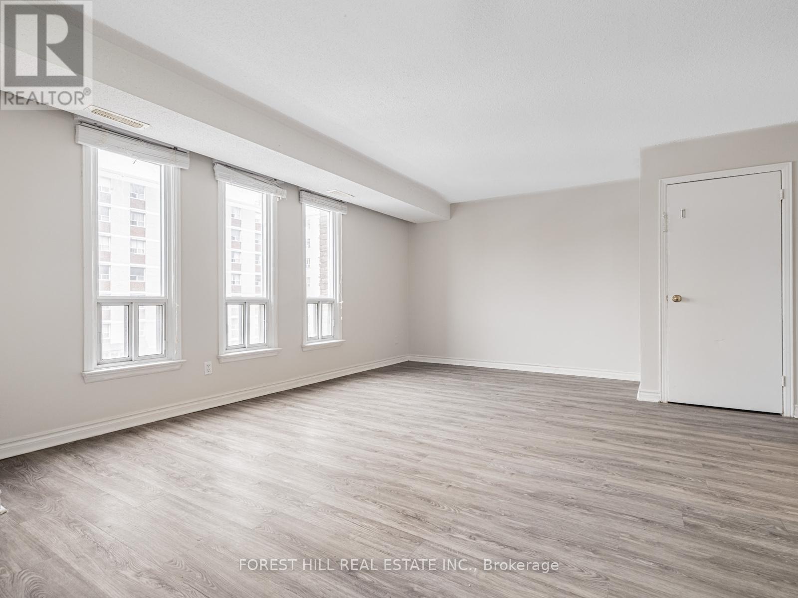 25 - 16 Rexdale Boulevard, Toronto, Ontario  M9W 5Z3 - Photo 8 - W12536992