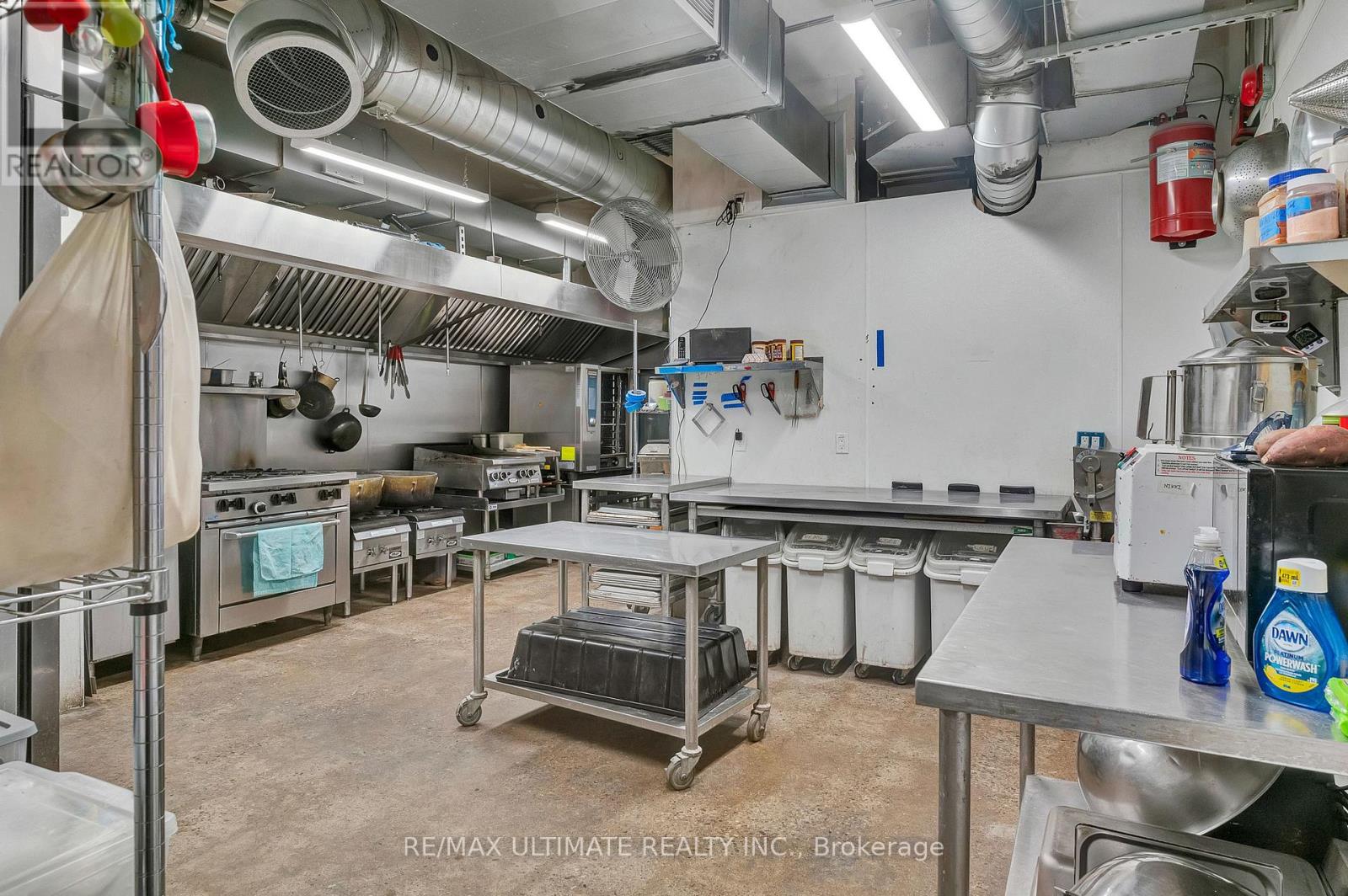 3320 Keele Street, Toronto, Ontario  M3M 2H7 - Photo 10 - W12537006