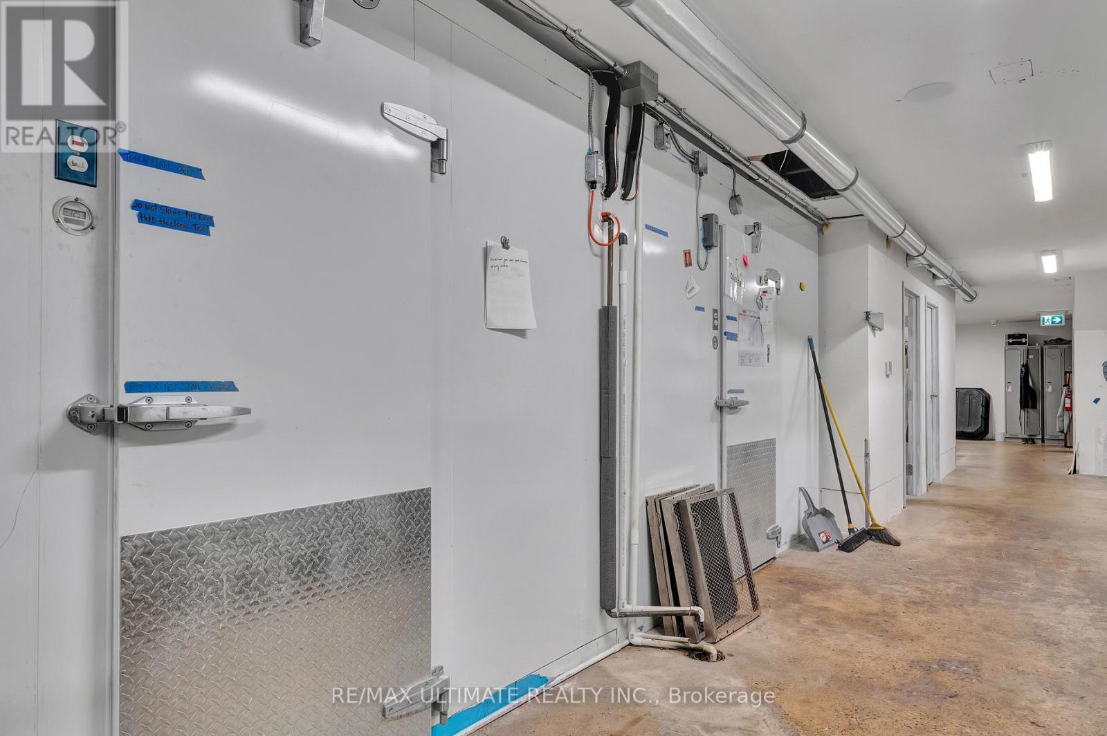 3320 Keele Street, Toronto, Ontario  M3M 2H7 - Photo 17 - W12537006