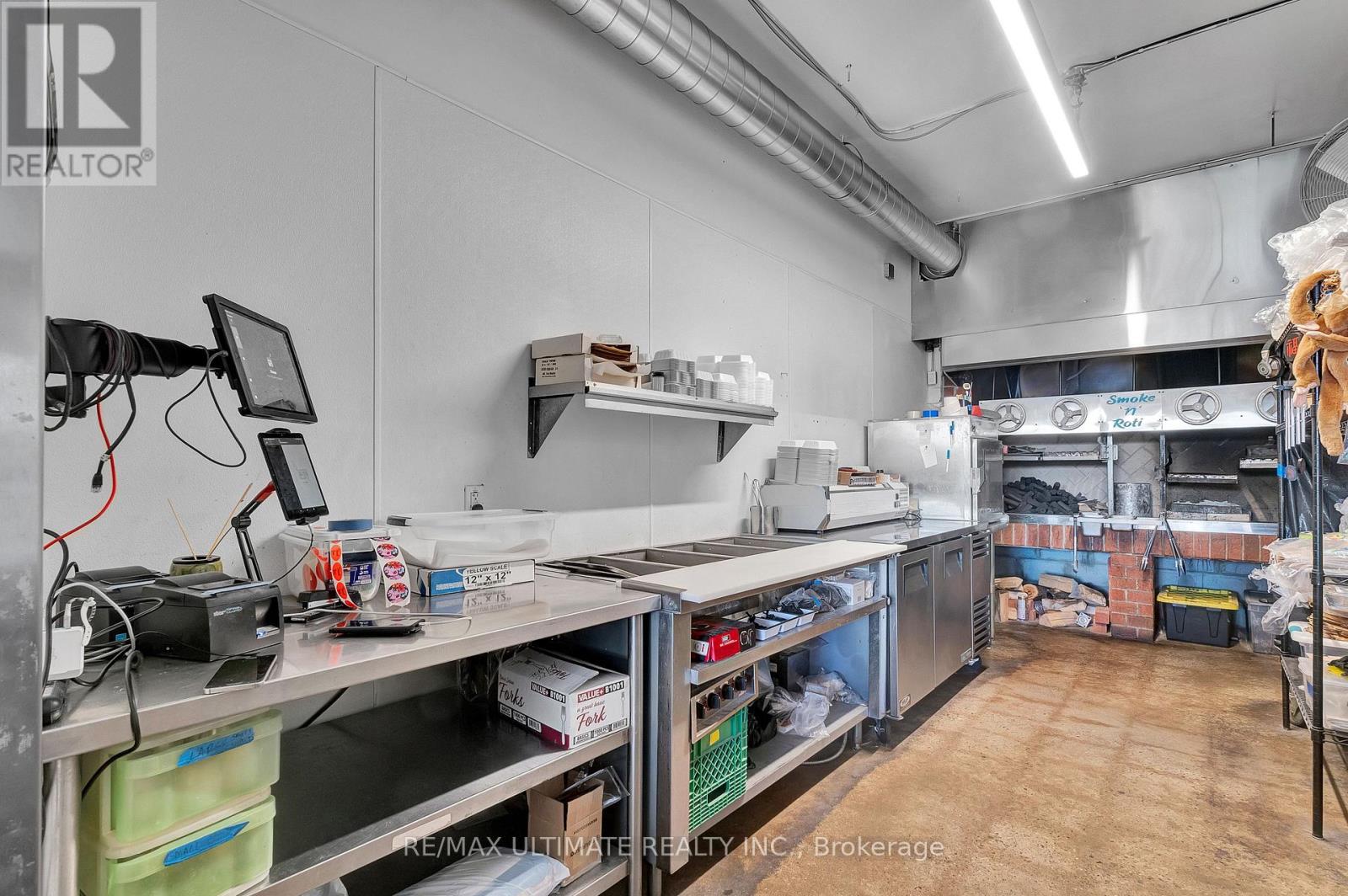 3320 Keele Street, Toronto, Ontario  M3M 2H7 - Photo 5 - W12537006