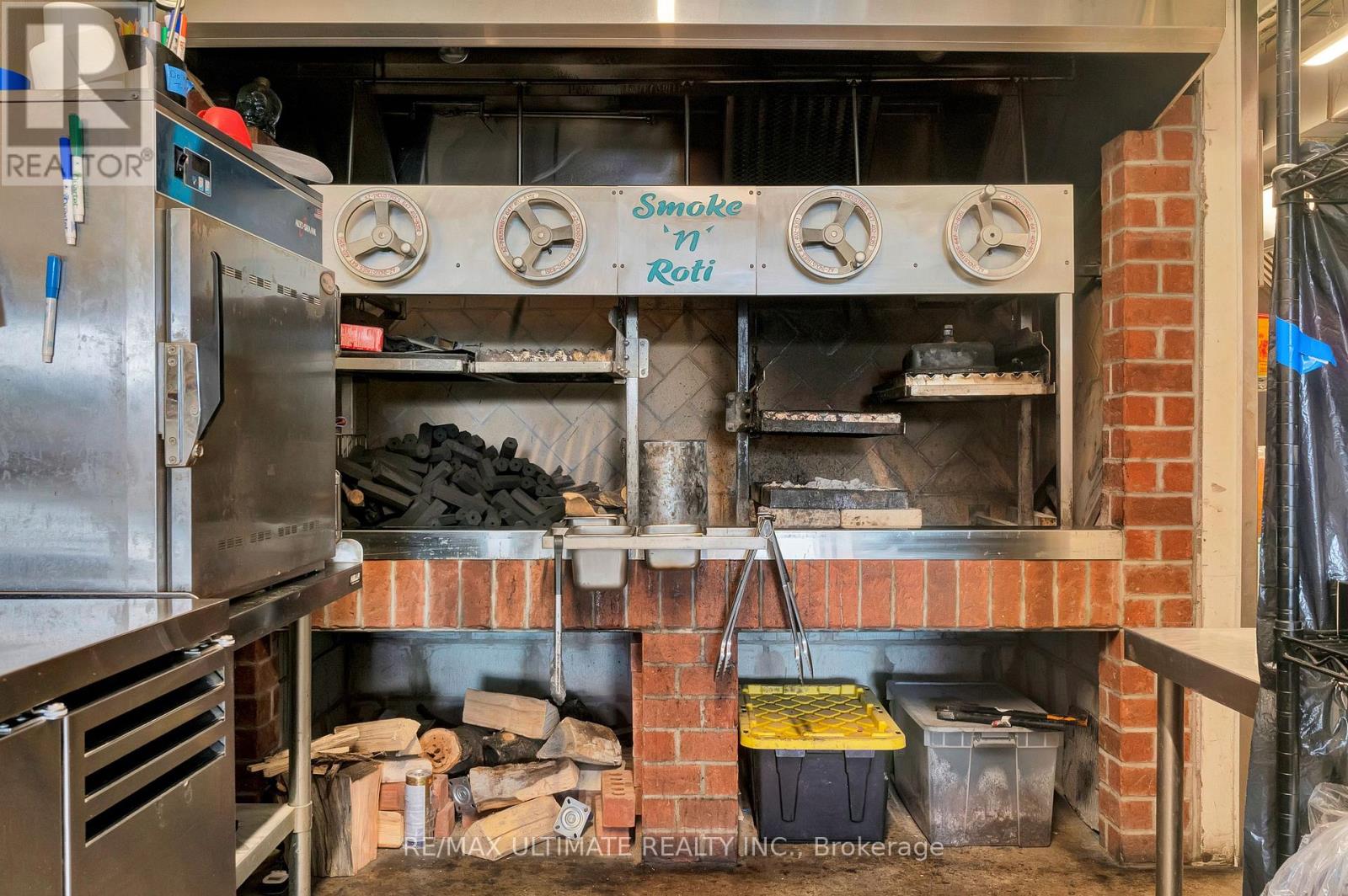 3320 Keele Street, Toronto, Ontario  M3M 2H7 - Photo 6 - W12537006