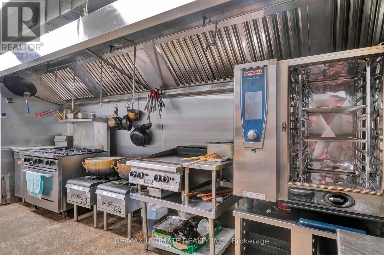 3320 Keele Street, Toronto, Ontario  M3M 2H7 - Photo 7 - W12537006