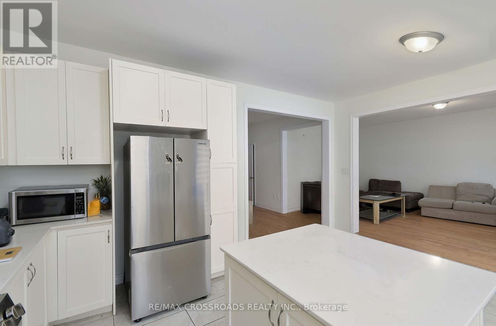 26 Kambalda Road N, Brampton, Ontario  L7A 5J3 - Photo 10 - W12537010