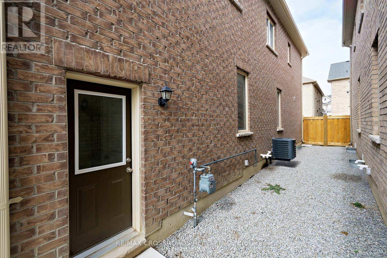 26 Kambalda Road N, Brampton, Ontario  L7A 5J3 - Photo 33 - W12537010