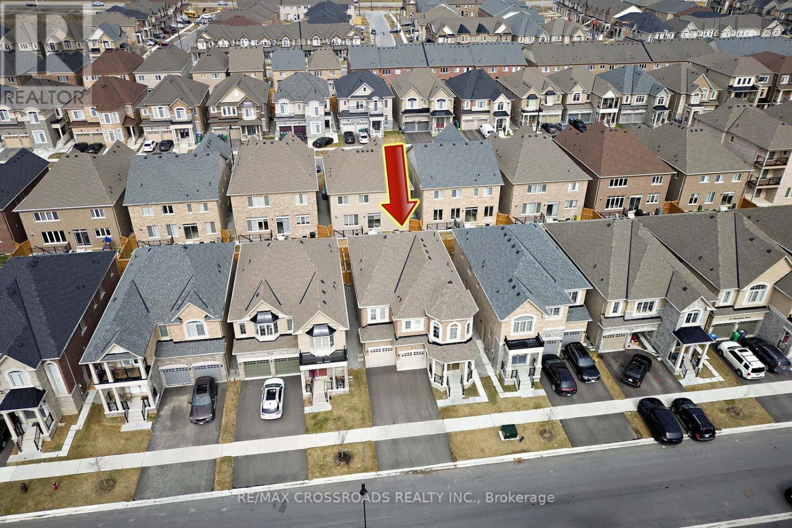 26 Kambalda Road N, Brampton, Ontario  L7A 5J3 - Photo 4 - W12537010